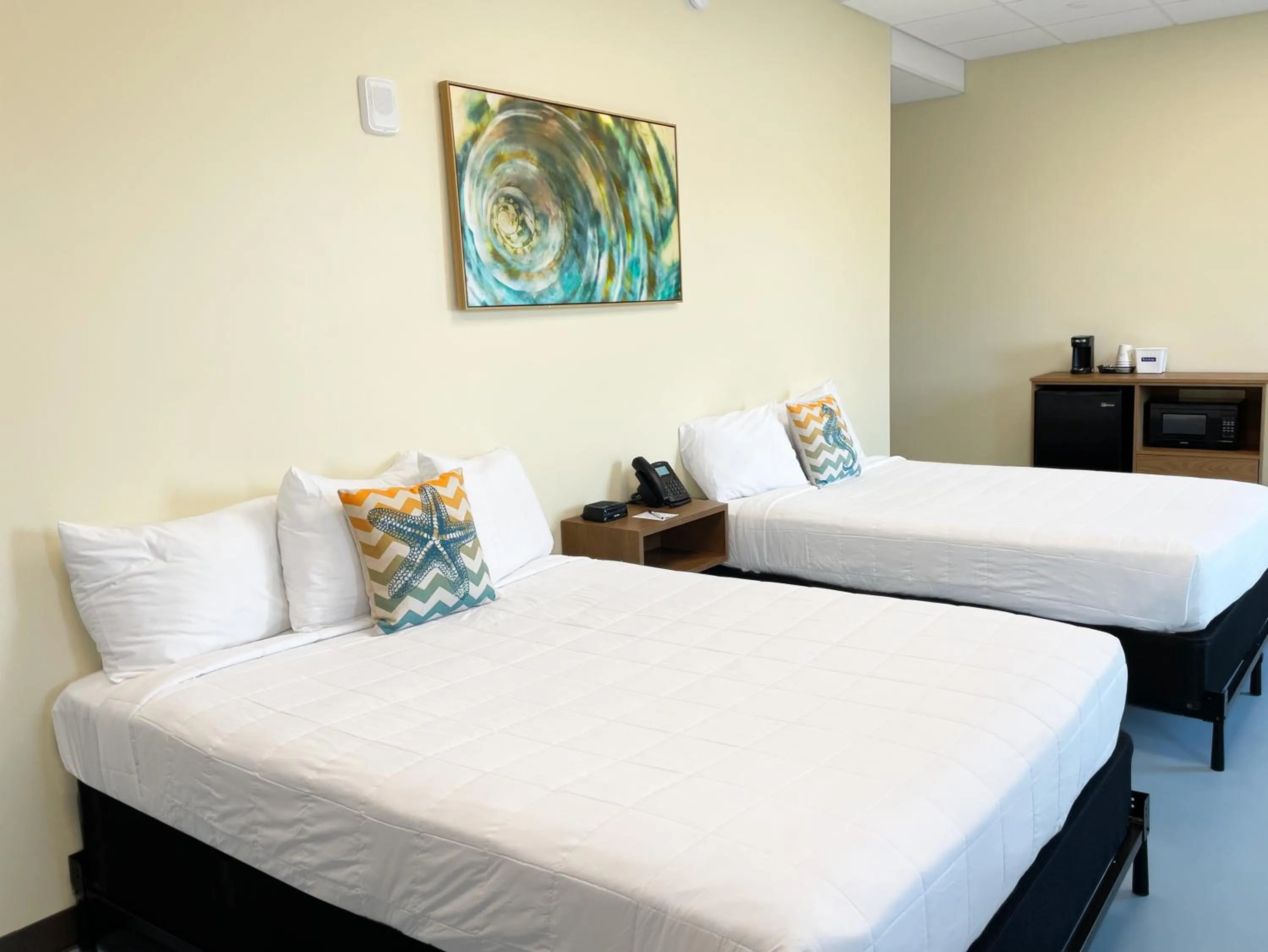 Bed in Travelodge by Wyndham Panama City Beach / Beachfront