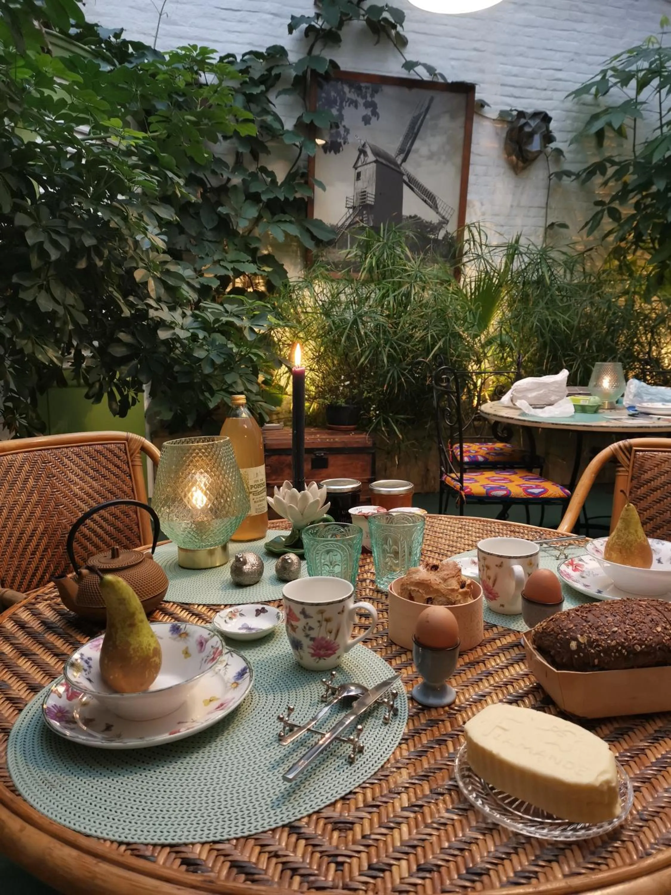 Food and drinks in JARDIN D'HIVER CASSEL Suite de 70 m2