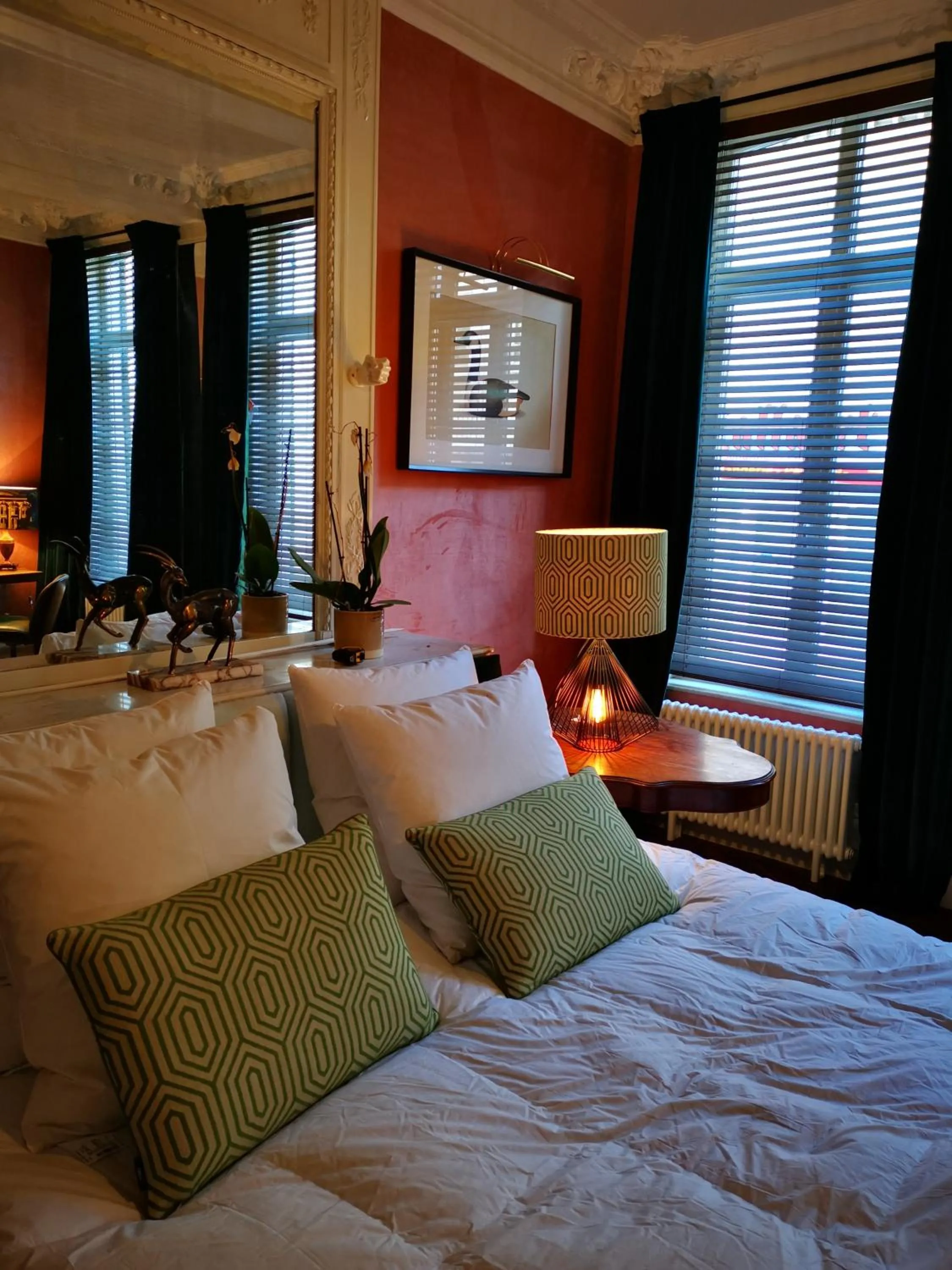 Bed in JARDIN D'HIVER CASSEL Suite de 70 m2