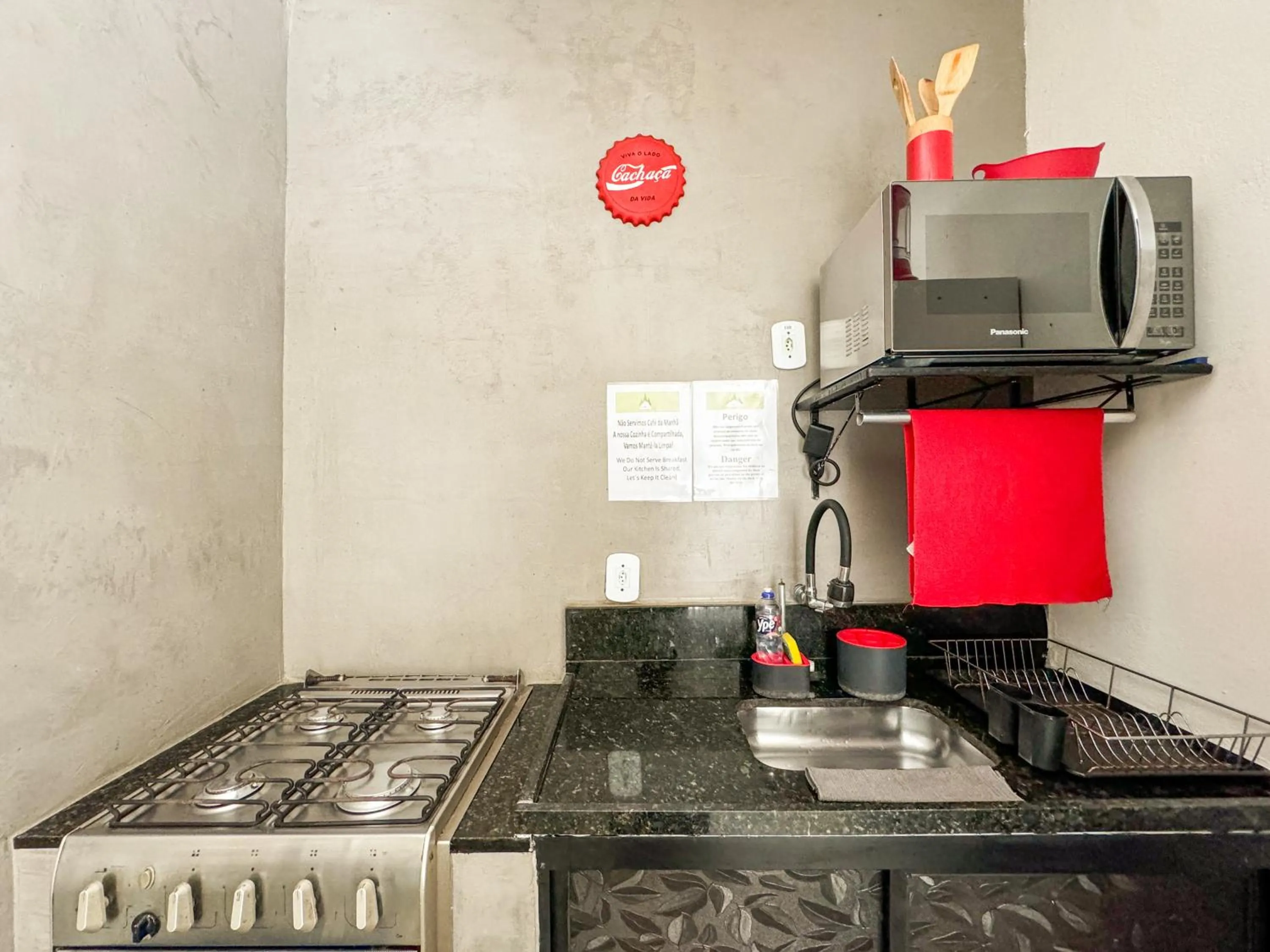 microwave in Pousada Entre Folhas