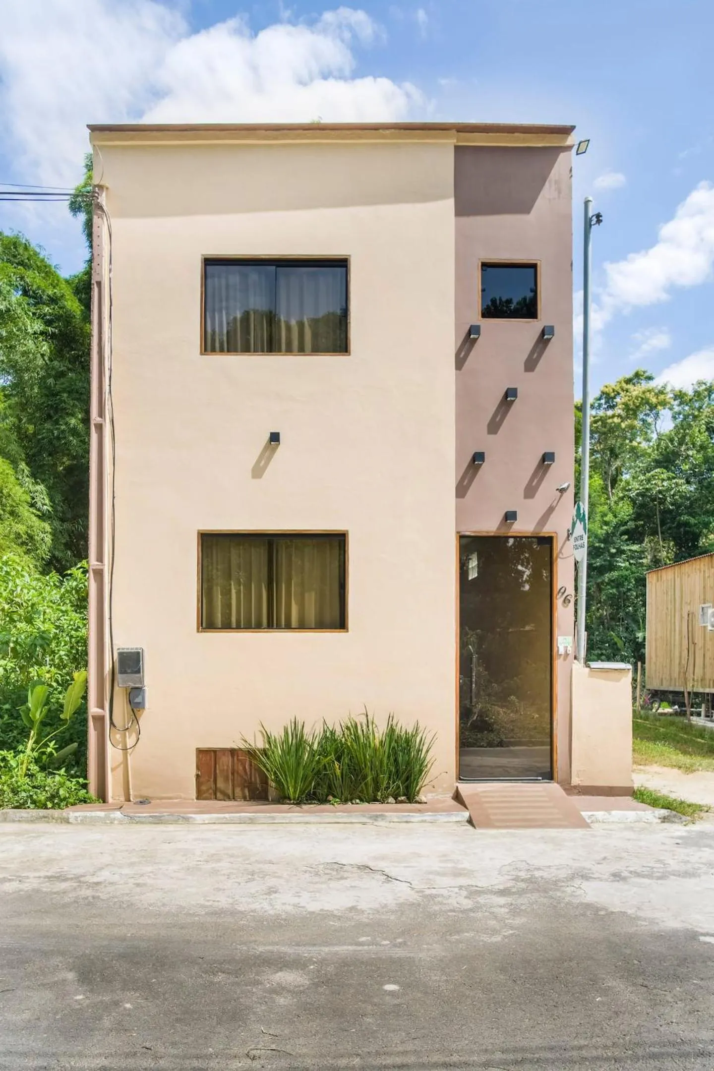 Property building in Pousada Entre Folhas