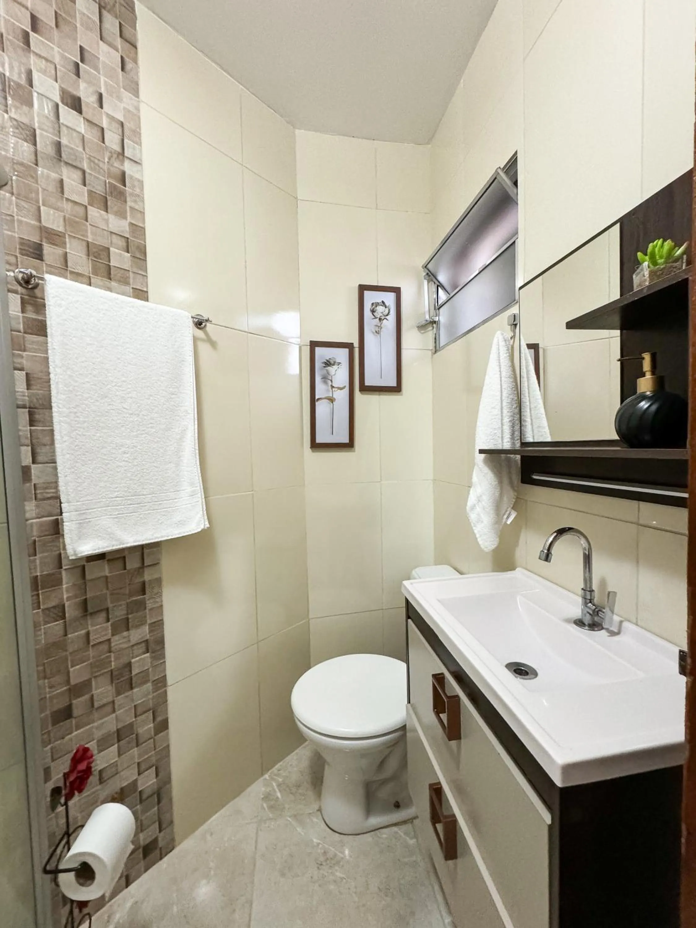 Shower in Pousada Entre Folhas