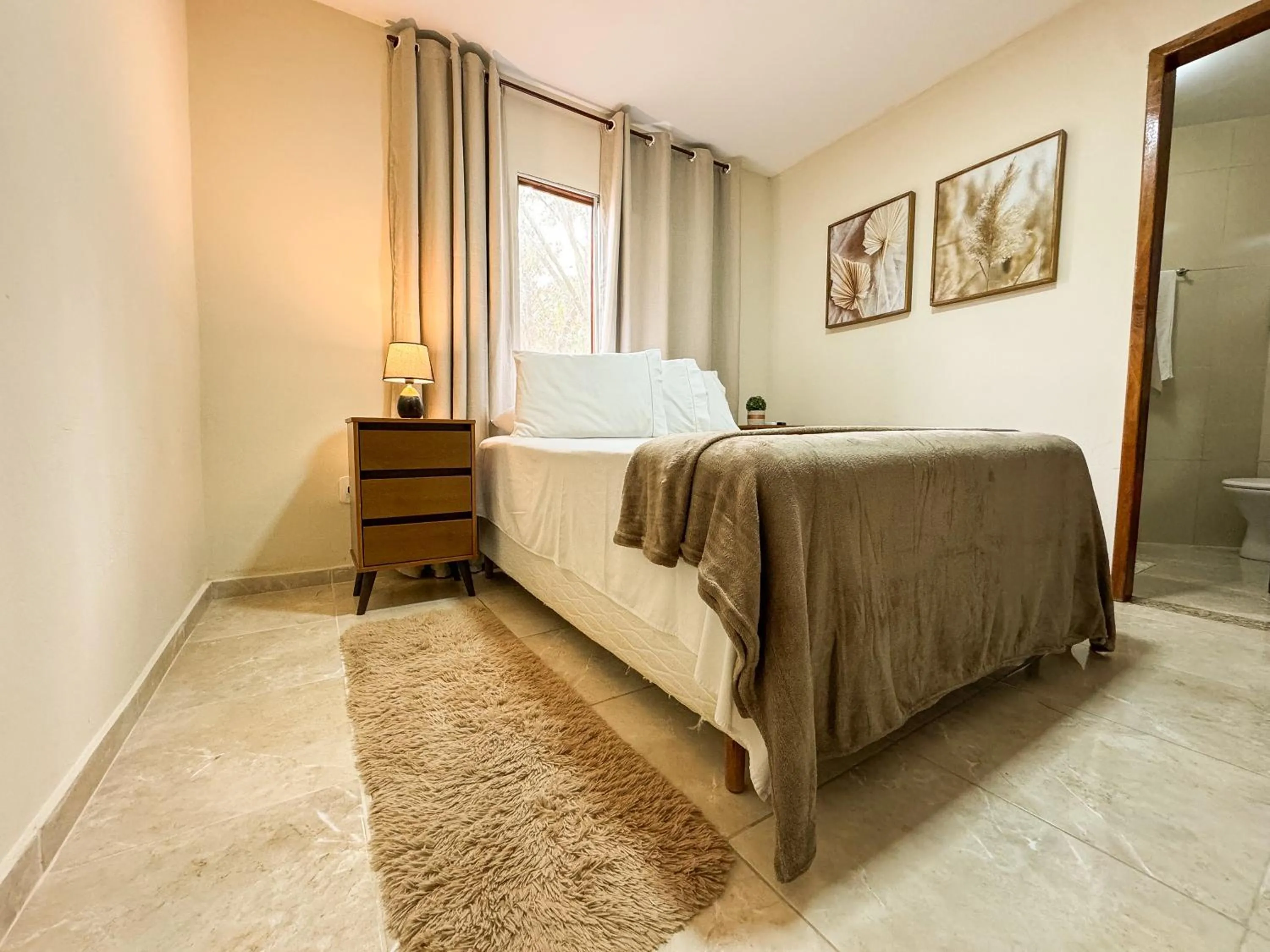 Photo of the whole room, Bed in Pousada Entre Folhas