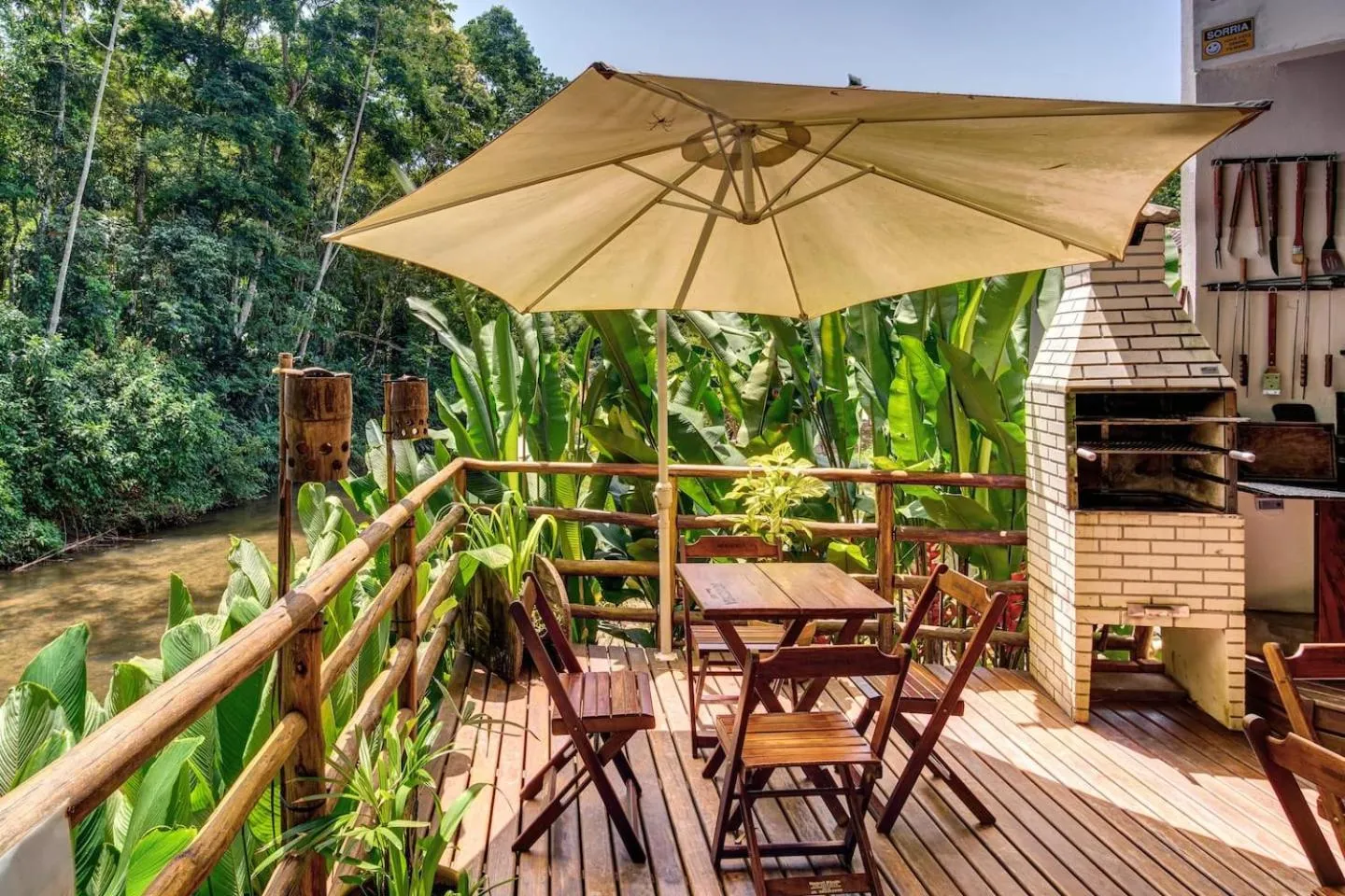 BBQ facilities in Pousada Entre Folhas