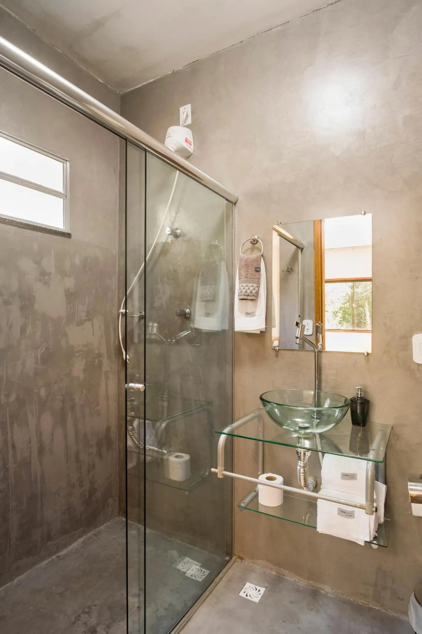 Shower in Pousada Entre Folhas