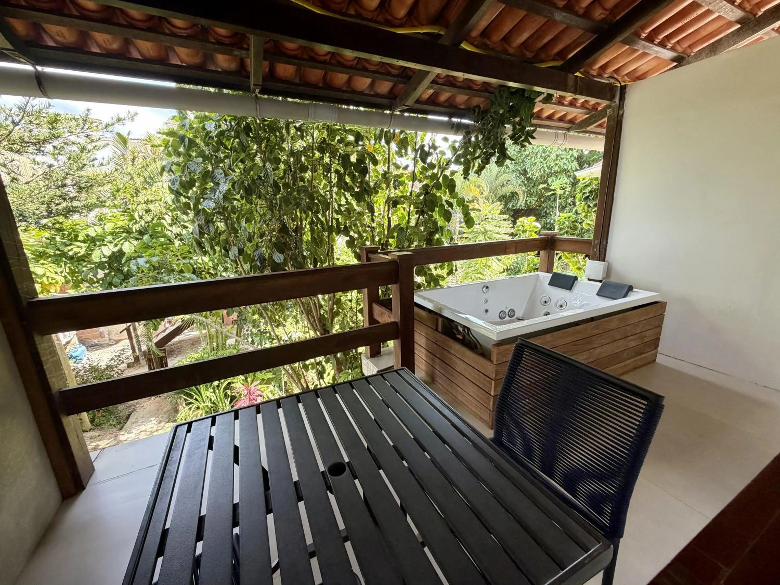 Hot Tub in Chez Max Pousada