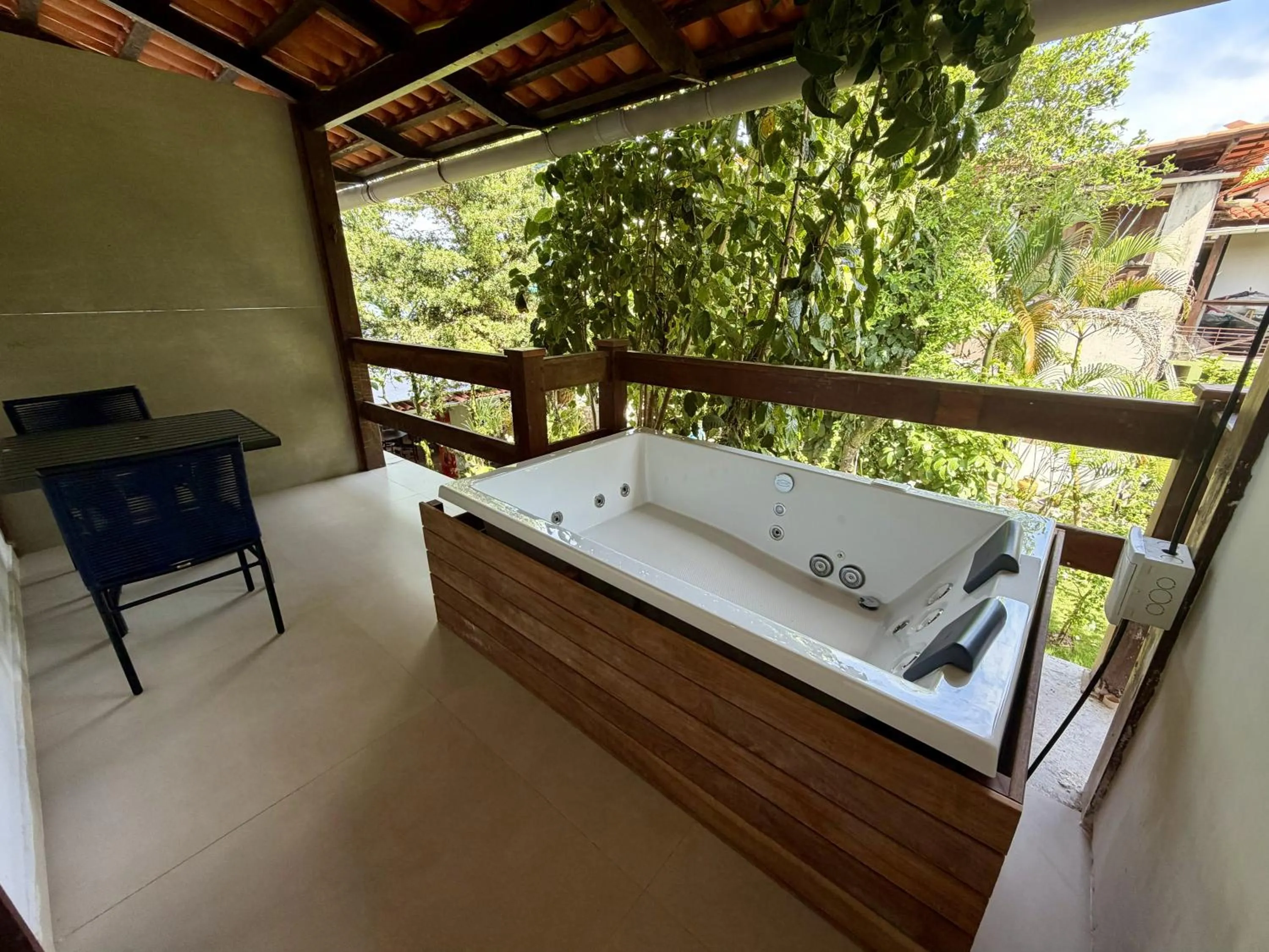 Hot Tub in Chez Max Pousada