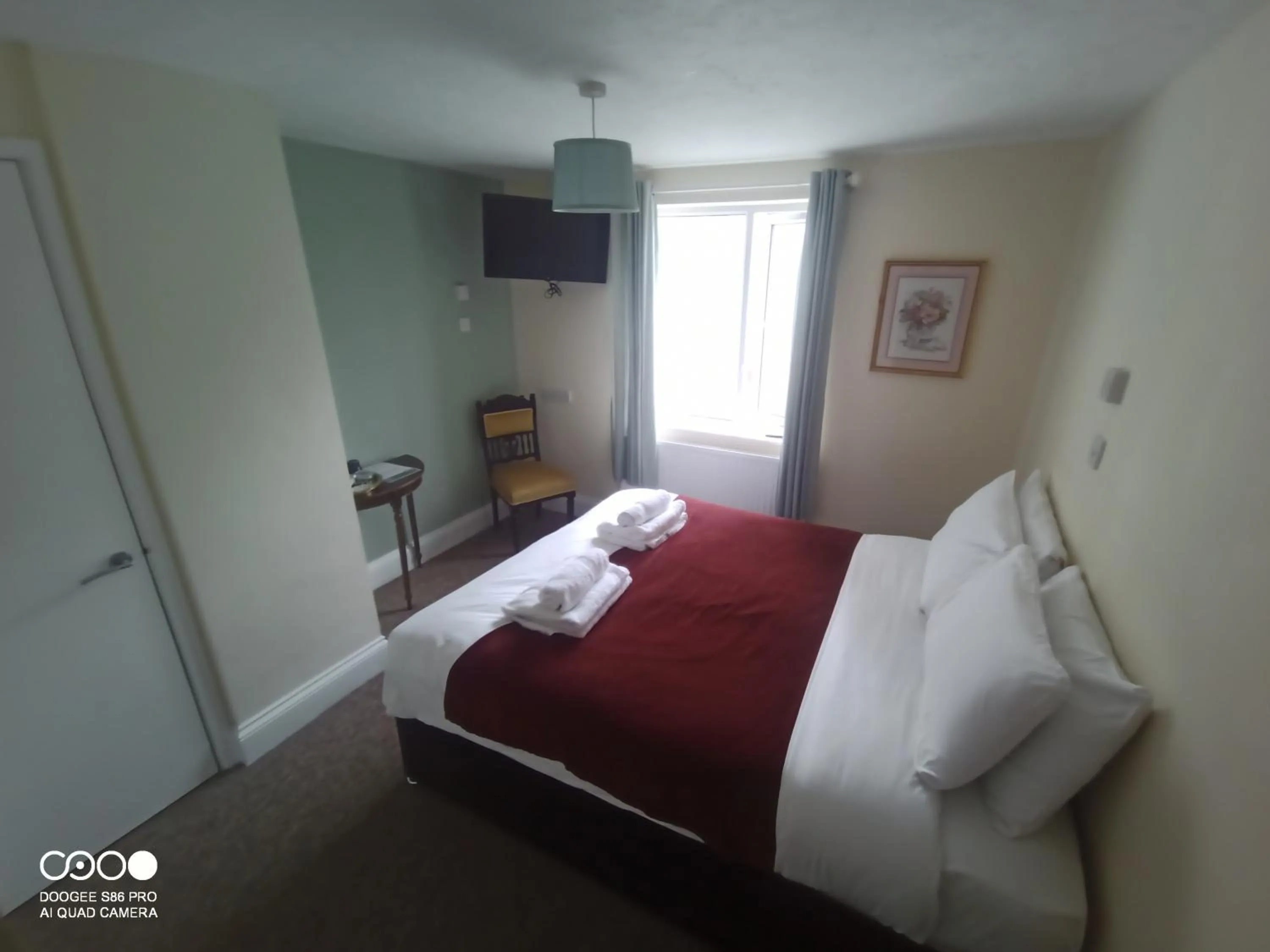 Photo of the whole room in The Maycliffe Hotel