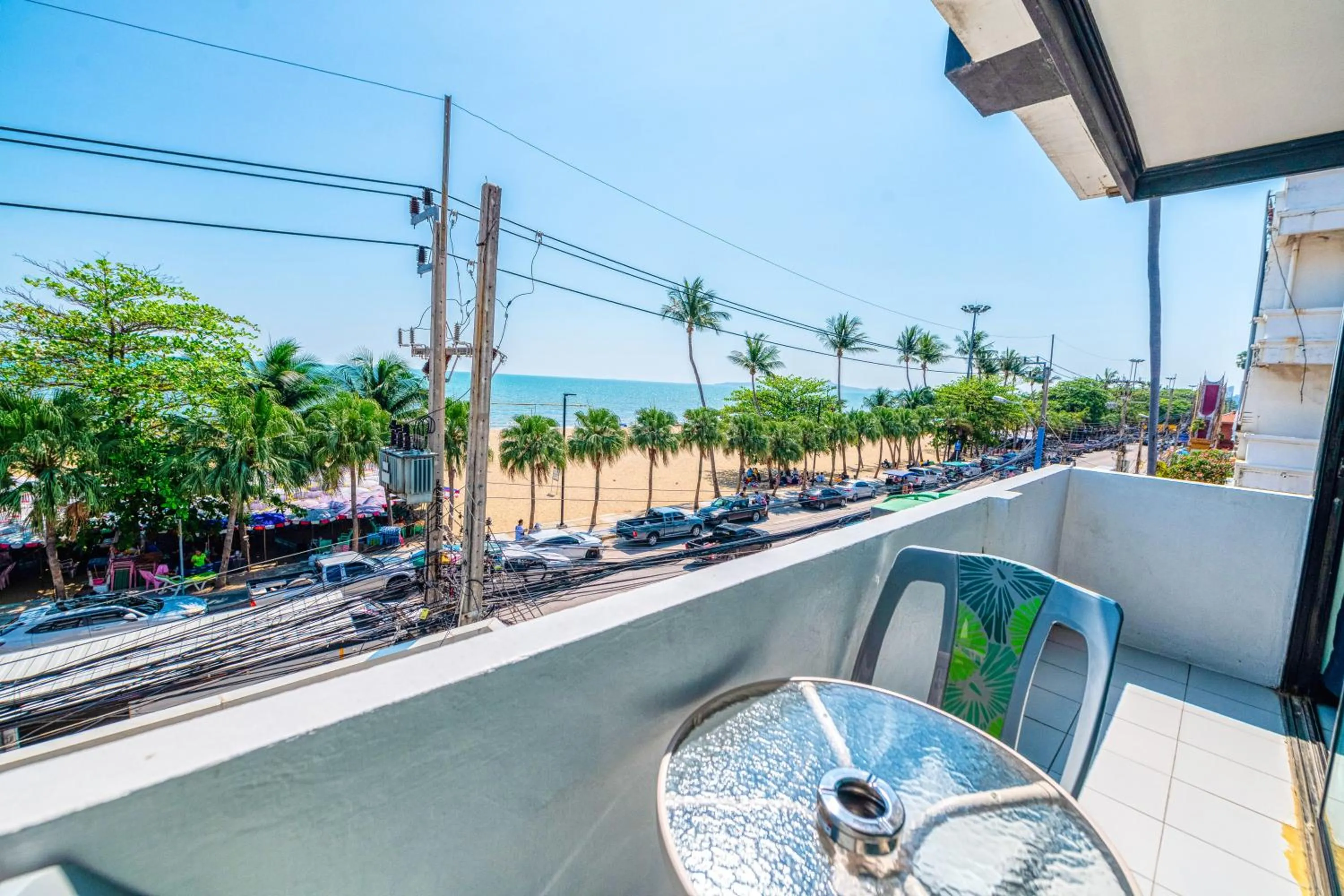 Day in Happy Jomtien - Beachfront