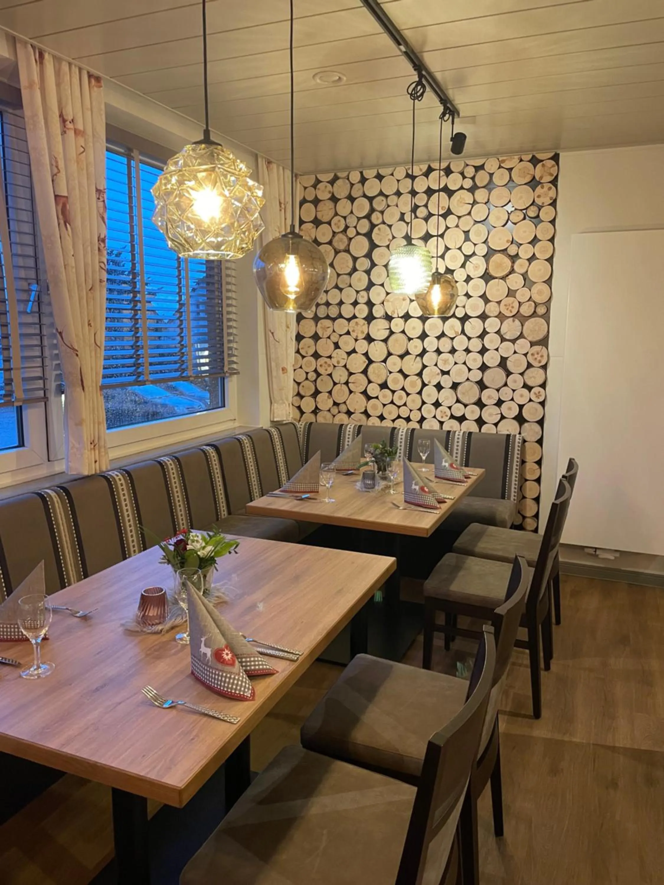 Restaurant/places to eat in Schwiizeralp Hotel & Restaurant