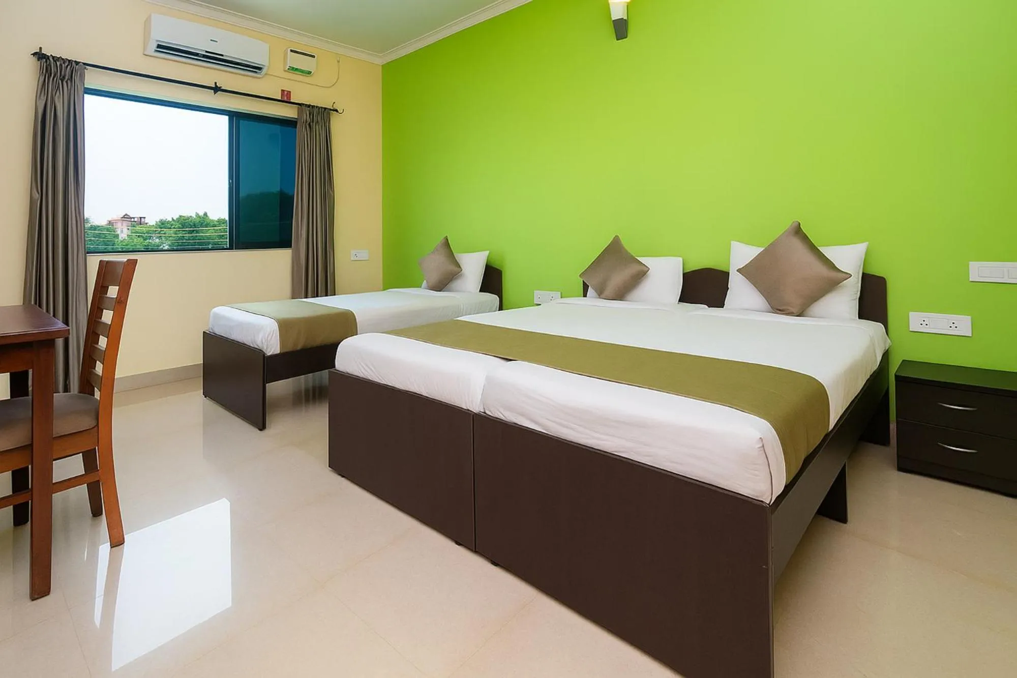 Bed in Hotel Spring Height Hotels Near Mall De Goa