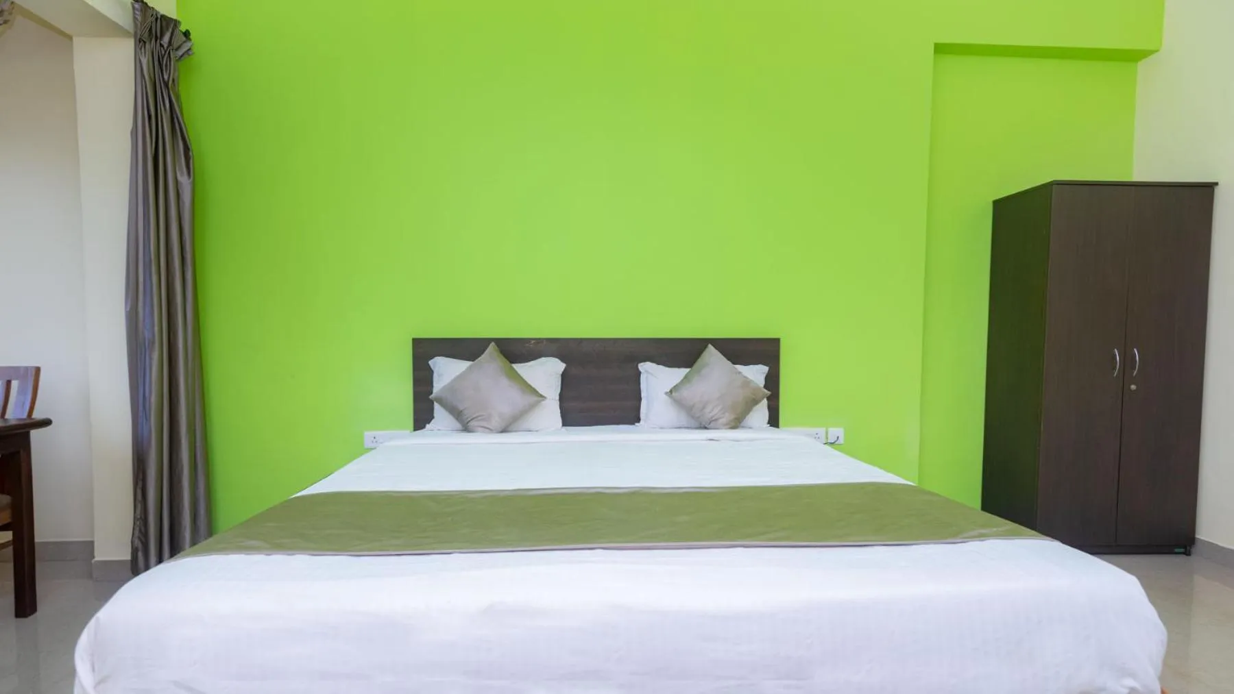 Bed in Hotel Spring Height Hotels Near Mall De Goa
