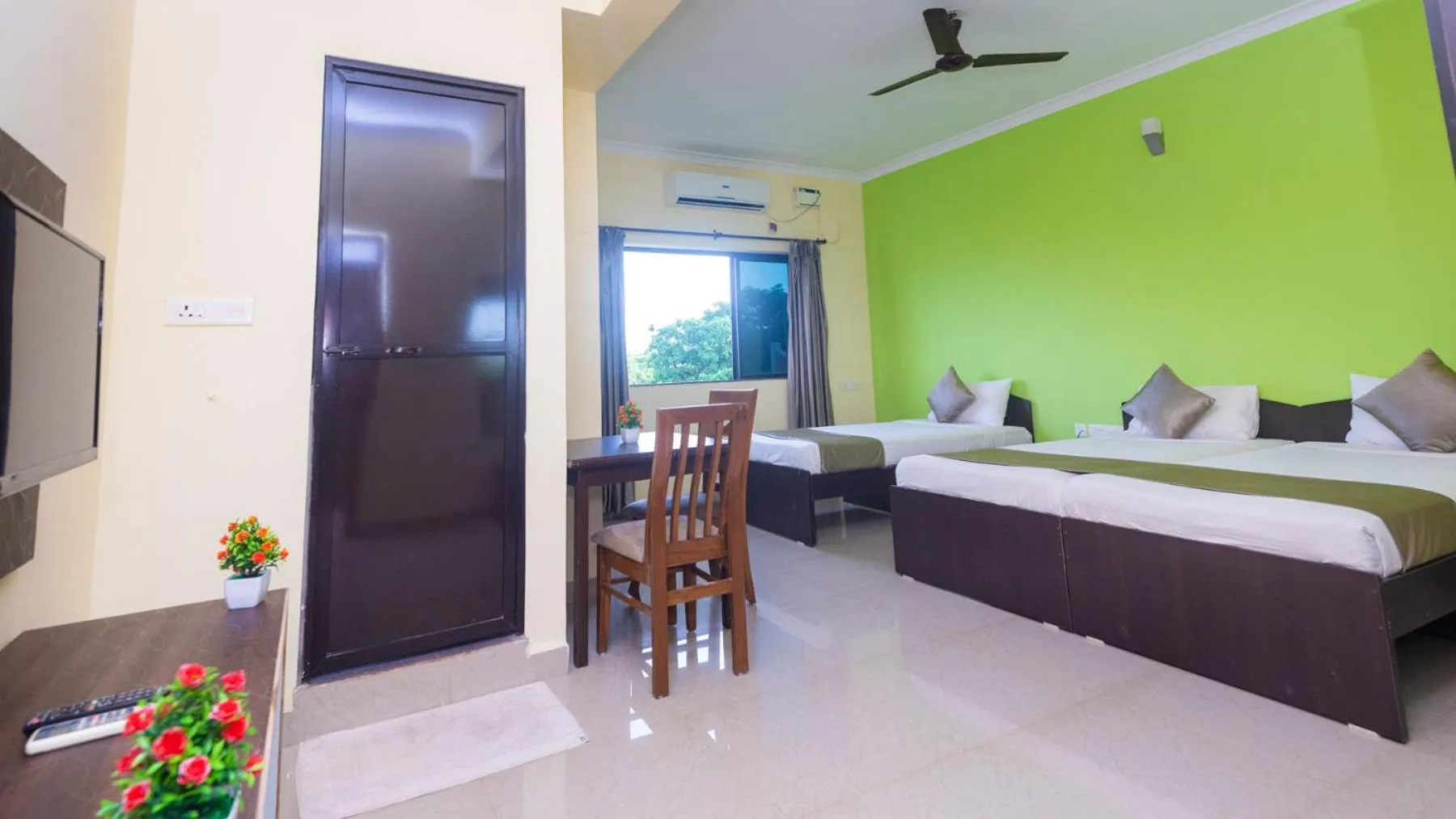 Coffee/tea facilities, Bed in Hotel Spring Height Hotels Near Mall De Goa