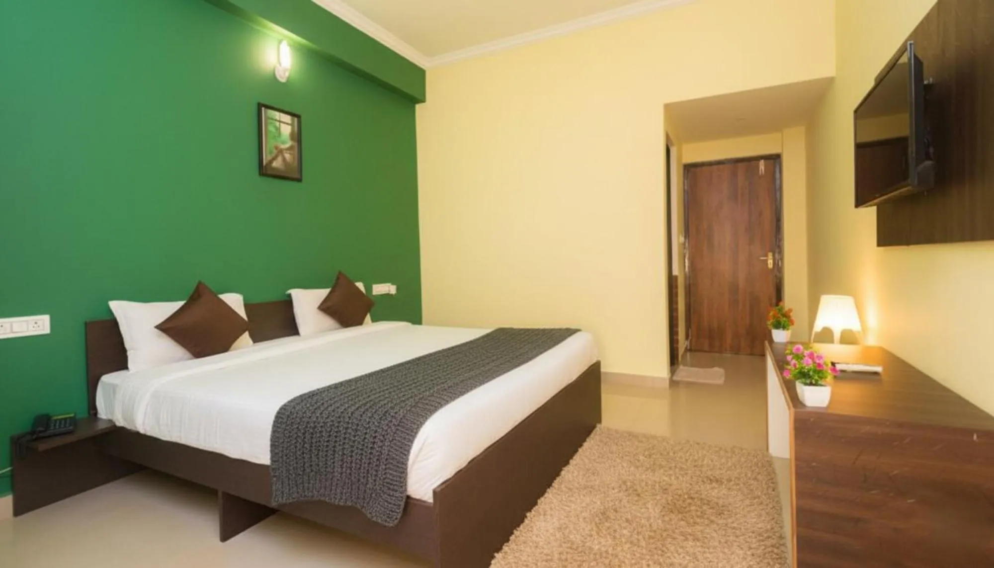 Bed in Hotel Spring Height Hotels Near Mall De Goa
