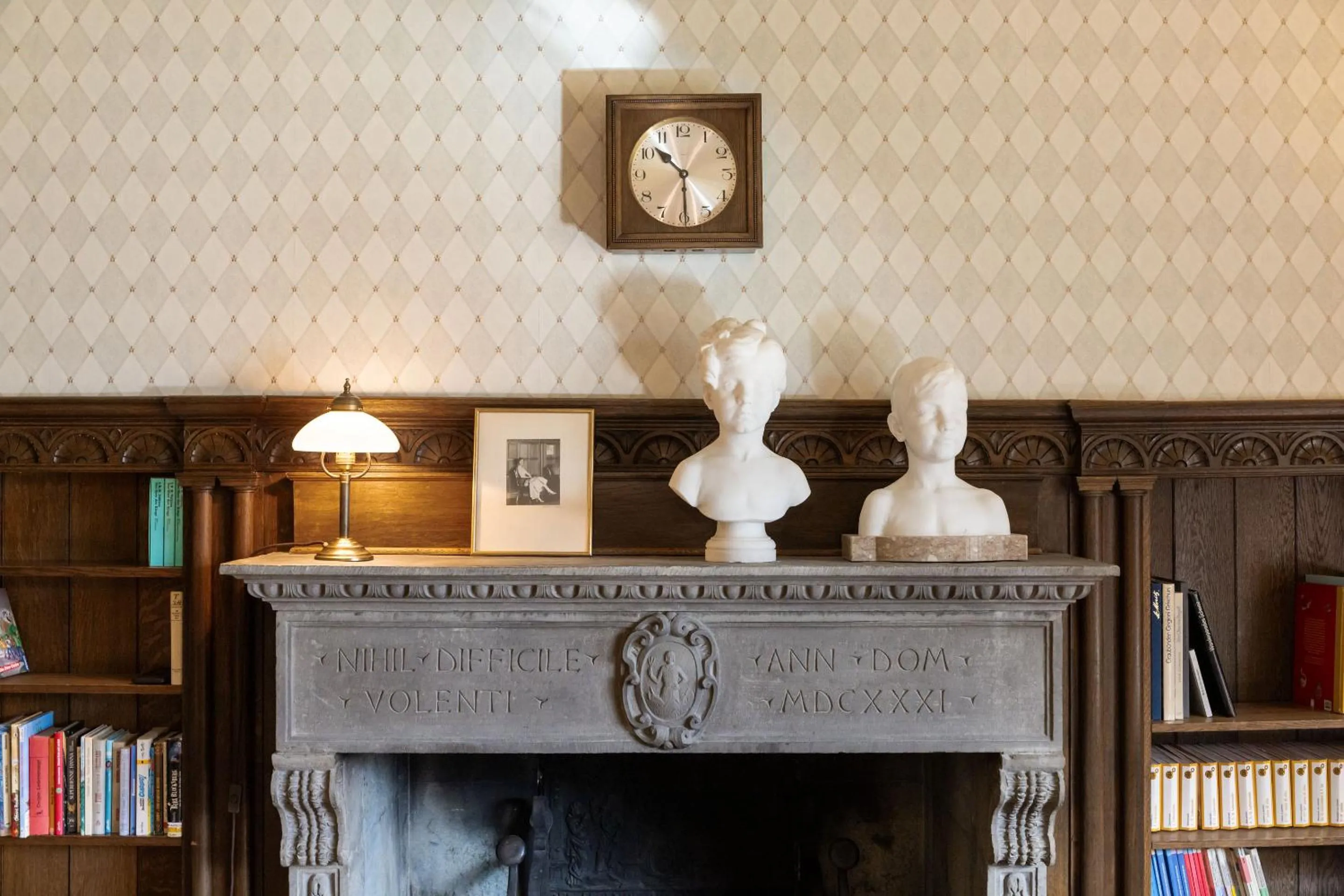 fireplace in Hotel Chesa Spuondas