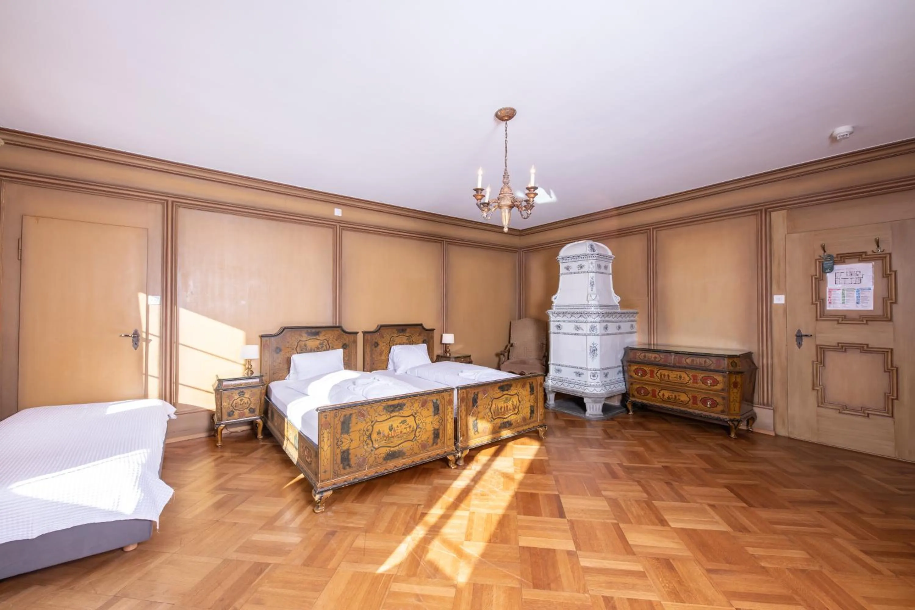 Bed in Hotel Chesa Spuondas