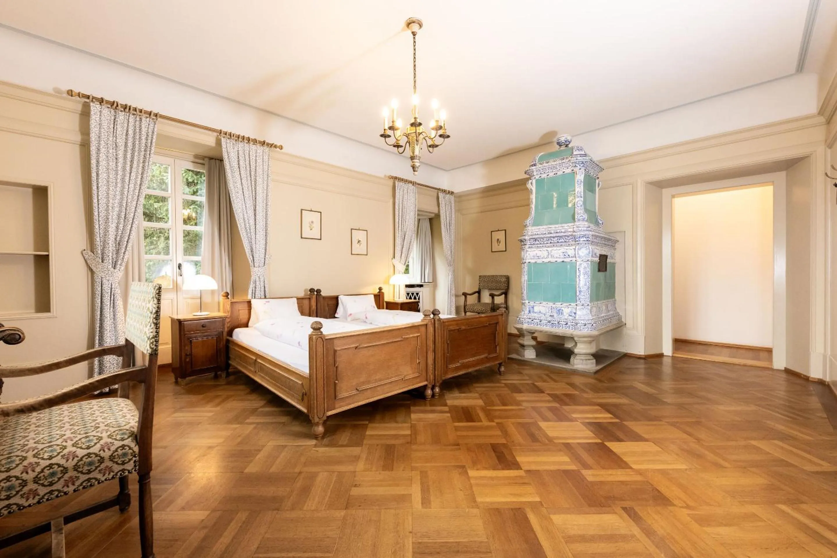 Photo of the whole room, Bed in Hotel Chesa Spuondas