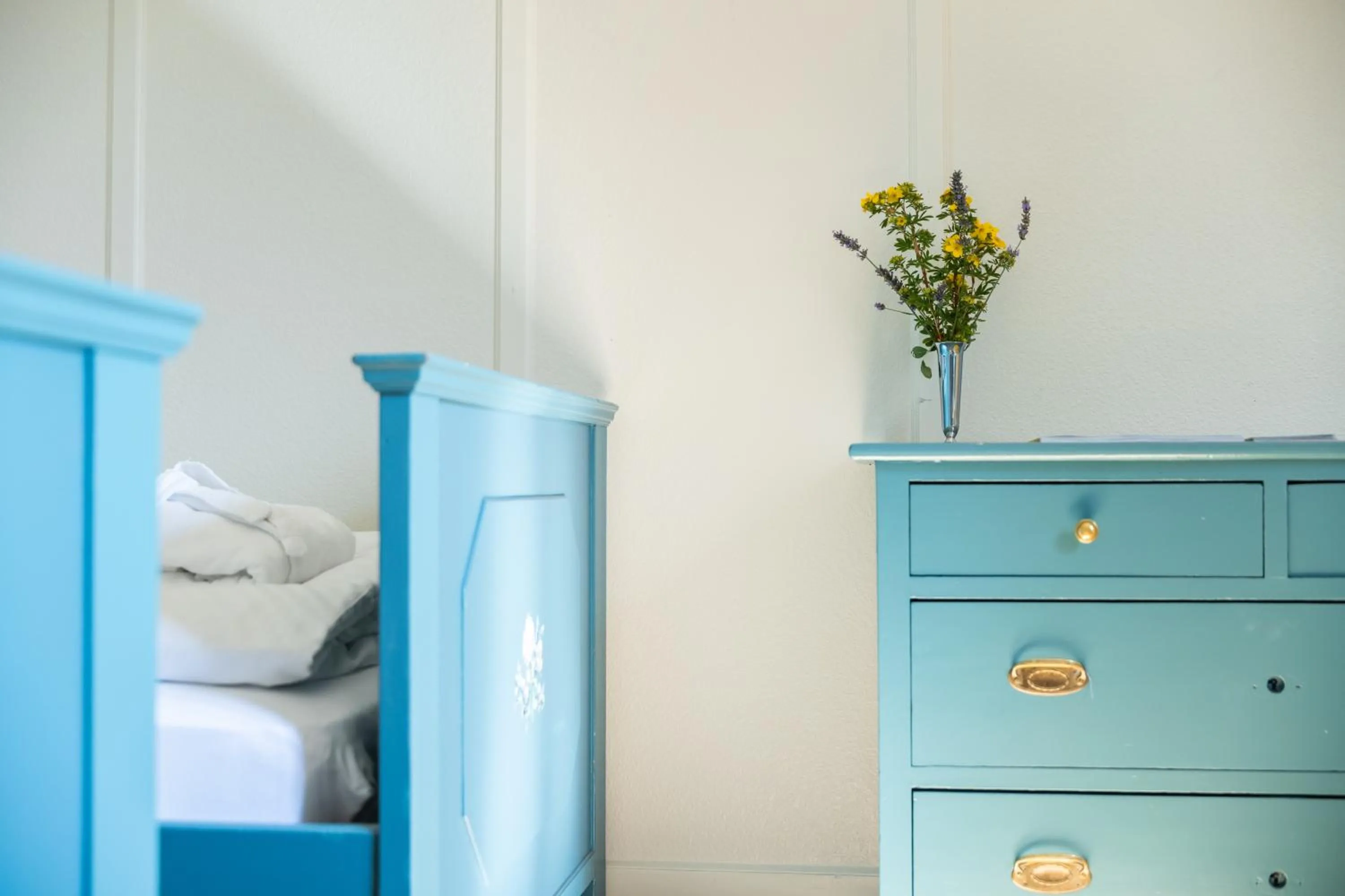 Bed in Hotel Chesa Spuondas