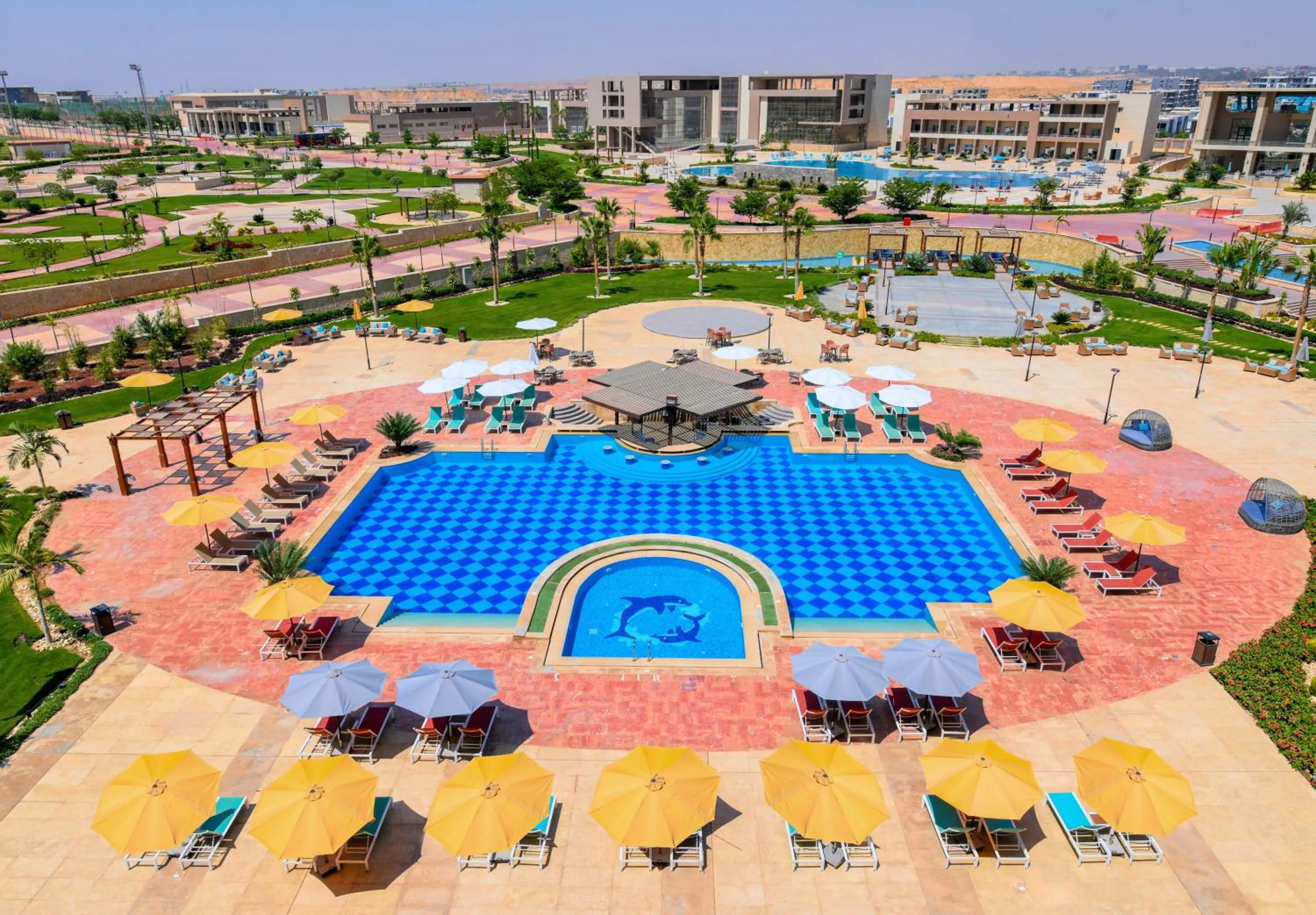 Swimming pool in Tolip Gardens Hotel