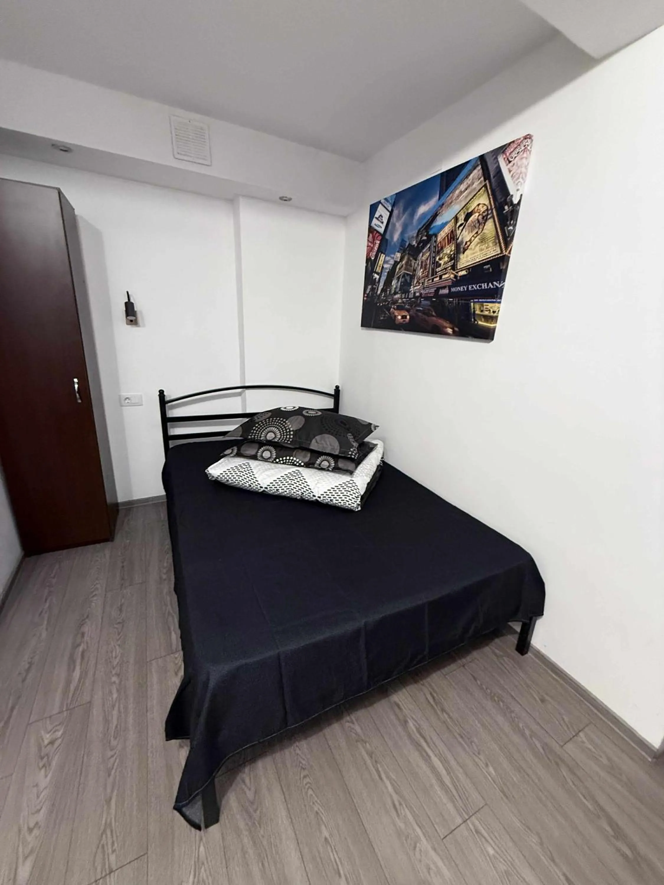 Photo of the whole room, Bed in Casa Bucovineană