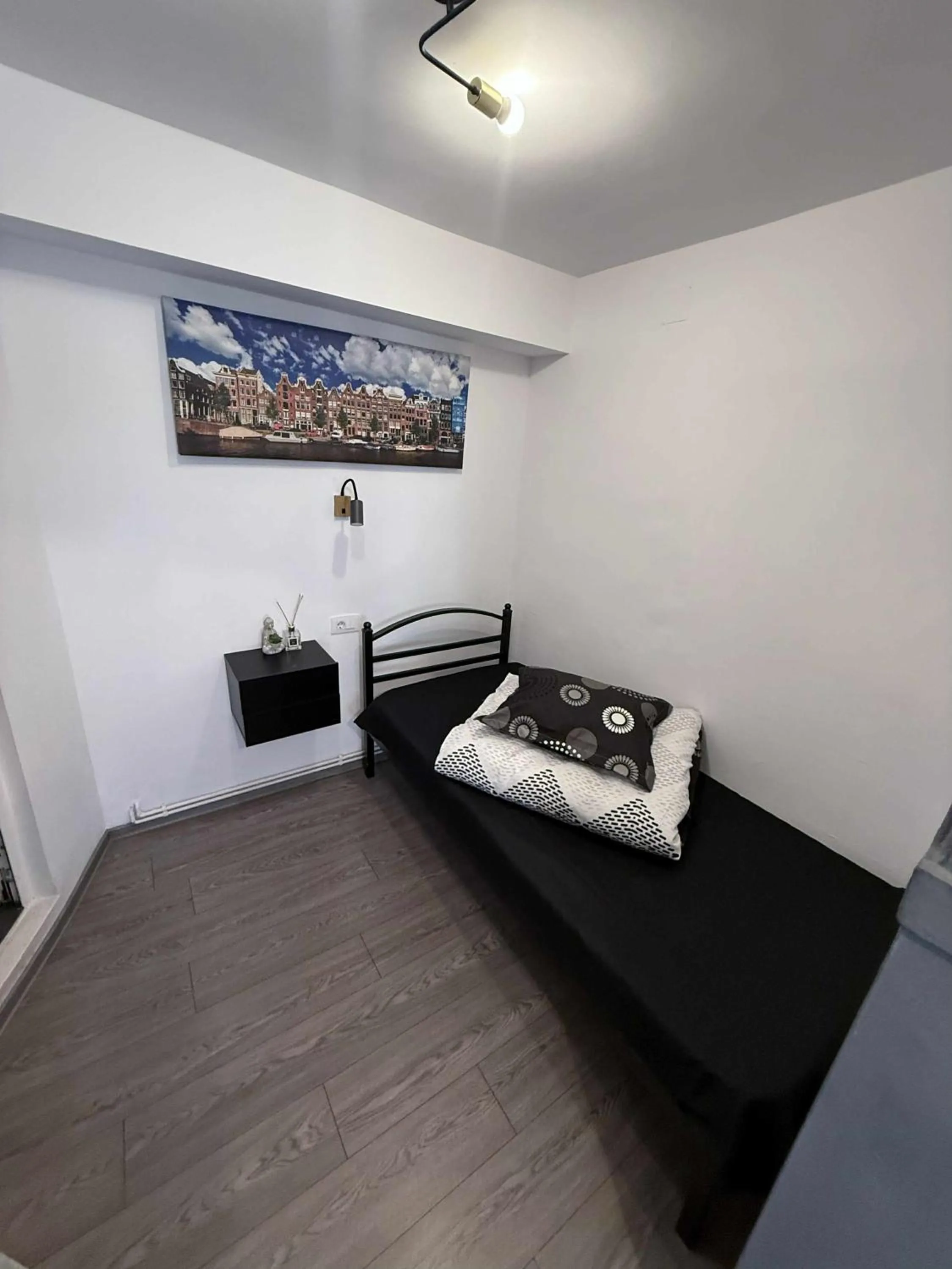 Photo of the whole room, Bed in Casa Bucovineană