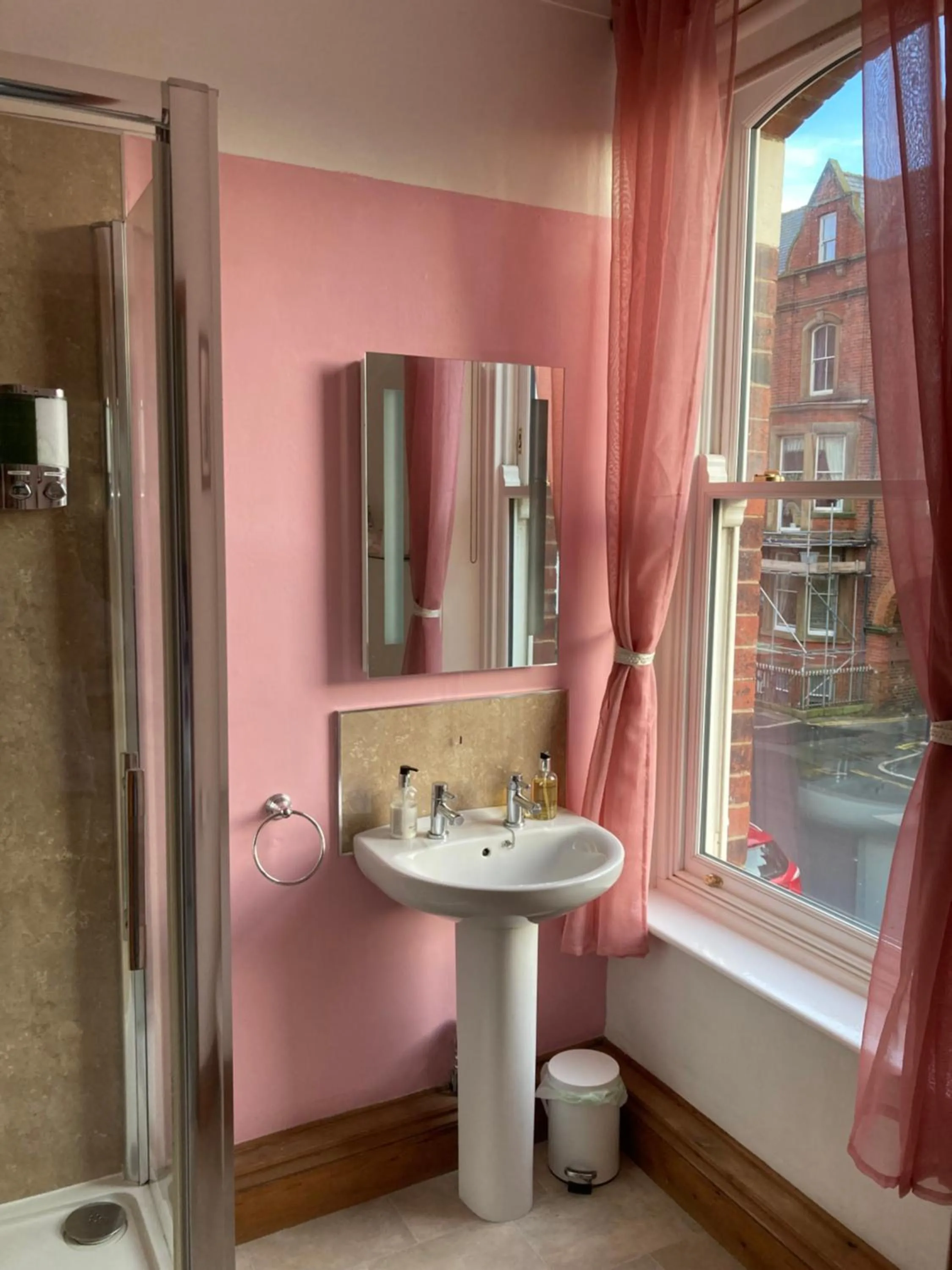 Bathroom in Ellies Guest House