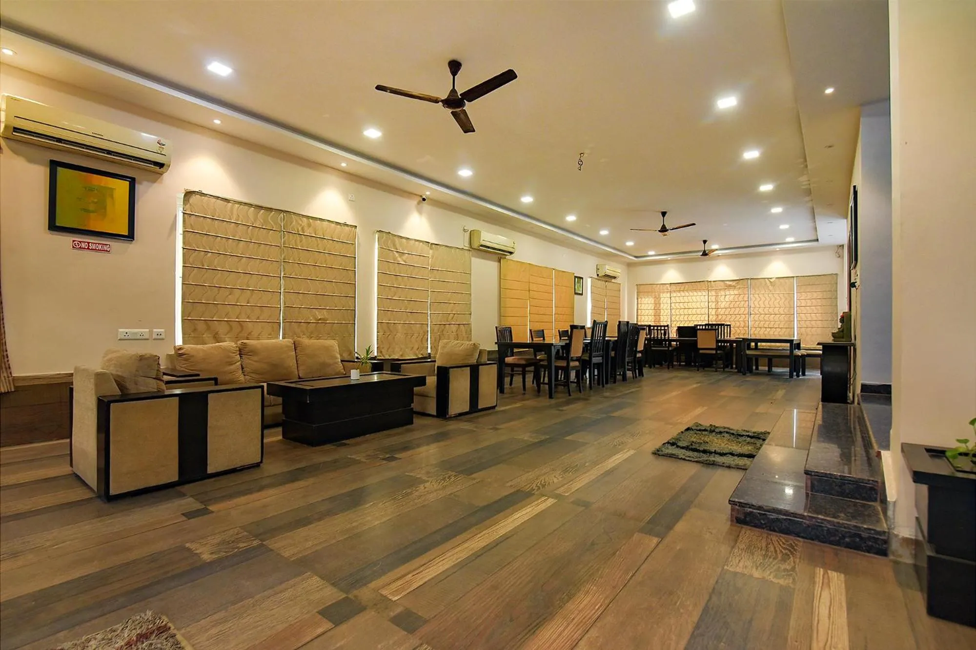 Lobby or reception in FabHotel All In One Saltlake - Opp BJ Market Complex