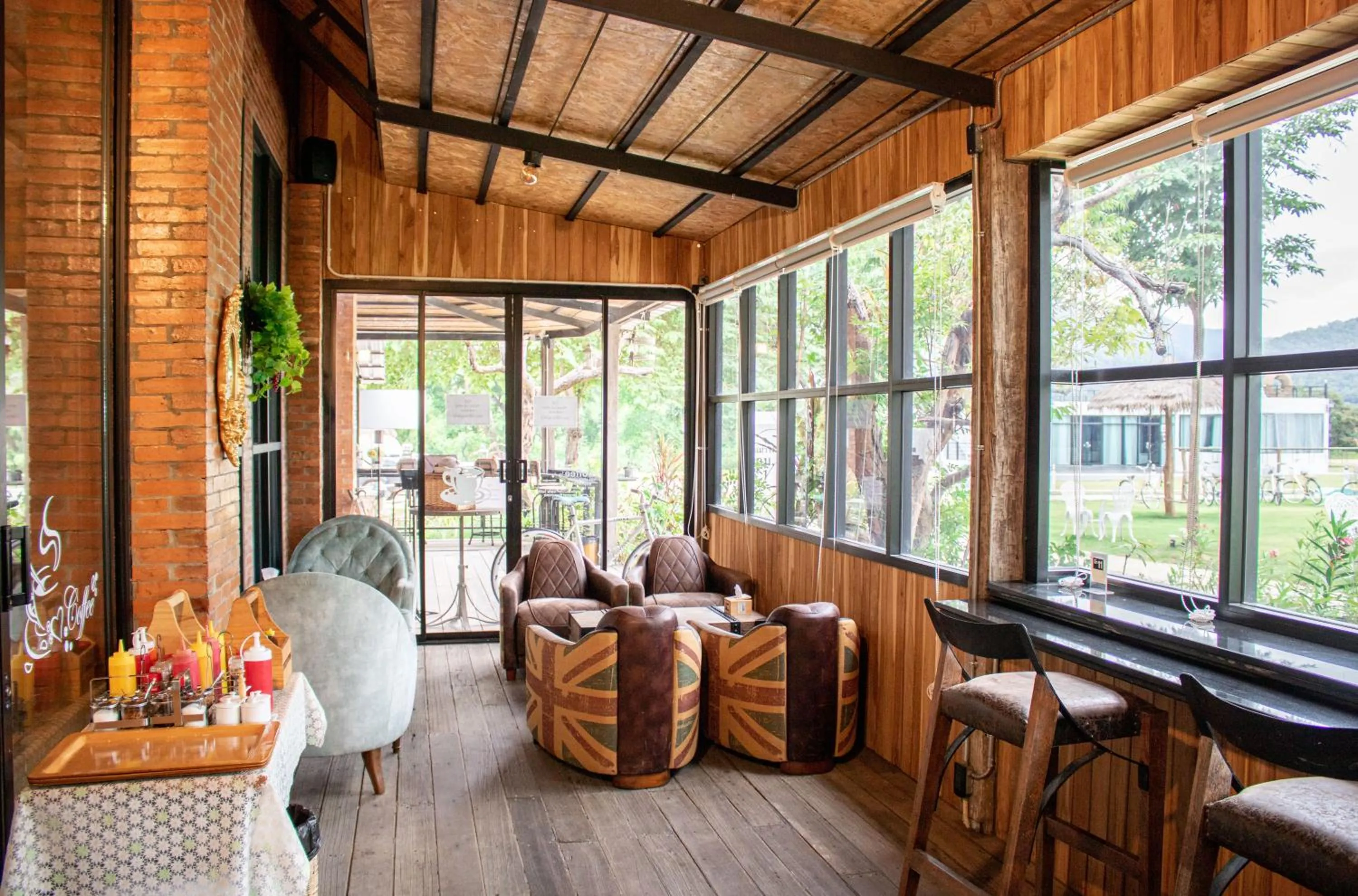 Restaurant/places to eat in ไร่บำรุงผล Raibumrungphol