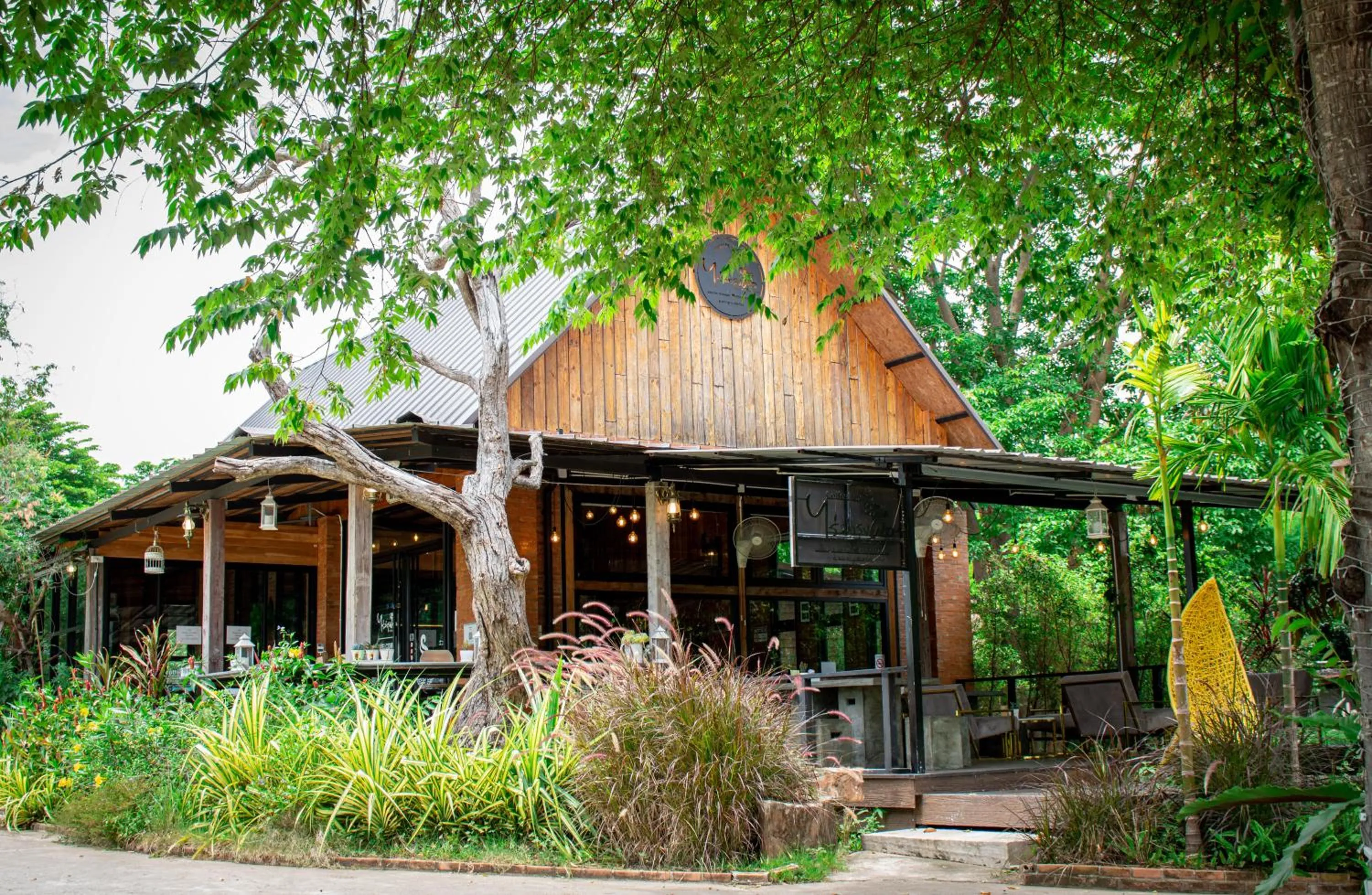 Restaurant/places to eat in ไร่บำรุงผล Raibumrungphol