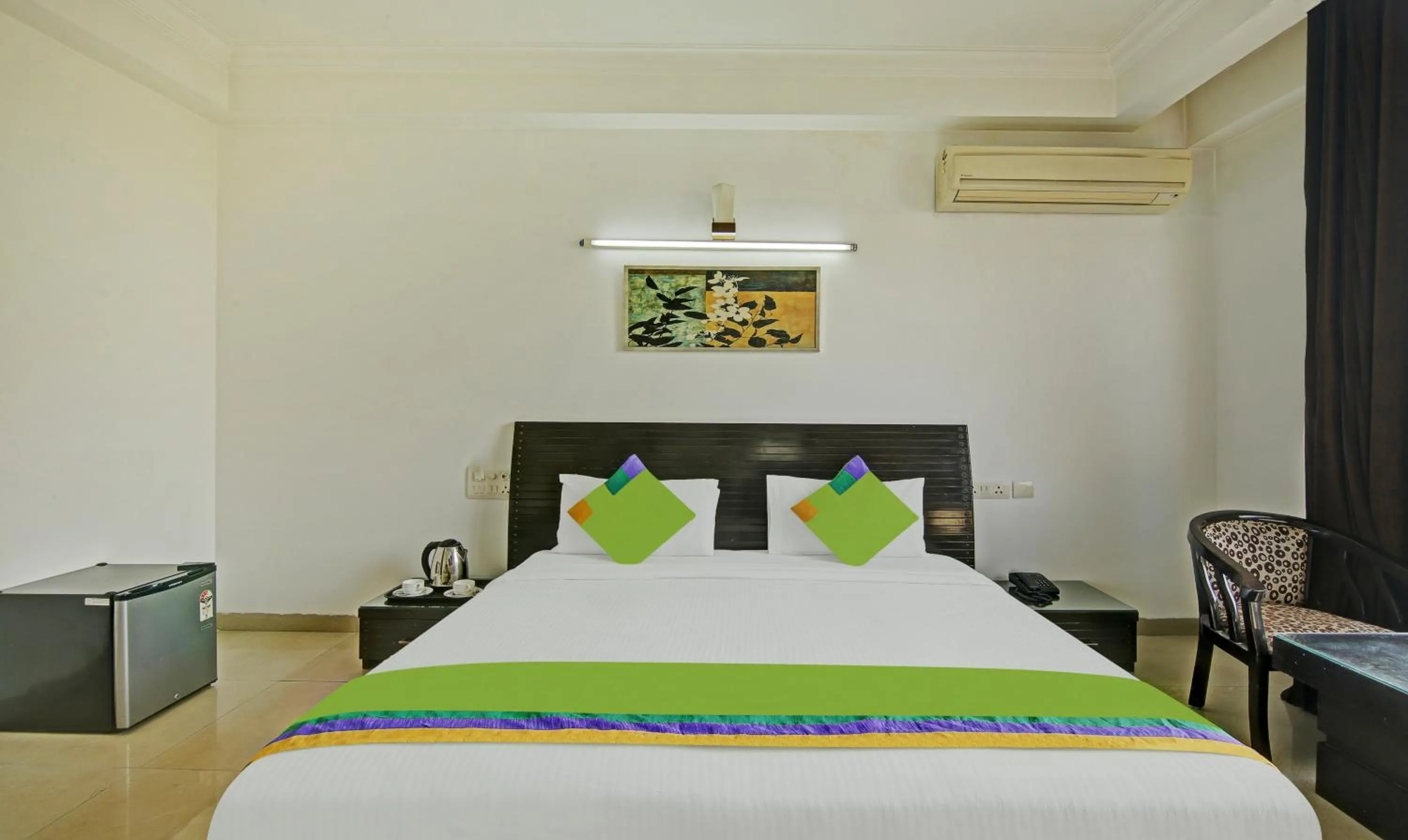 Bed in Blue Moon Residency Hotel & Restaurant