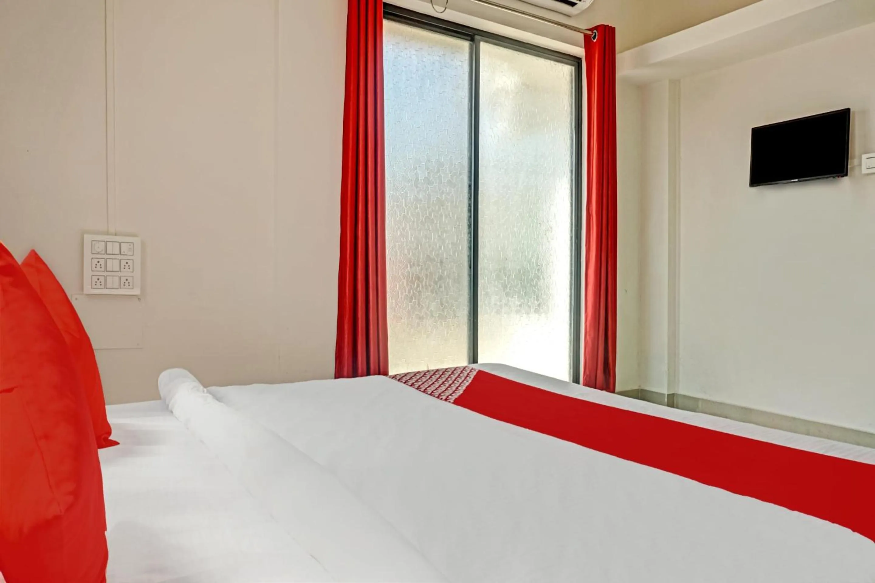 Bedroom in Hotel O Green Leaves