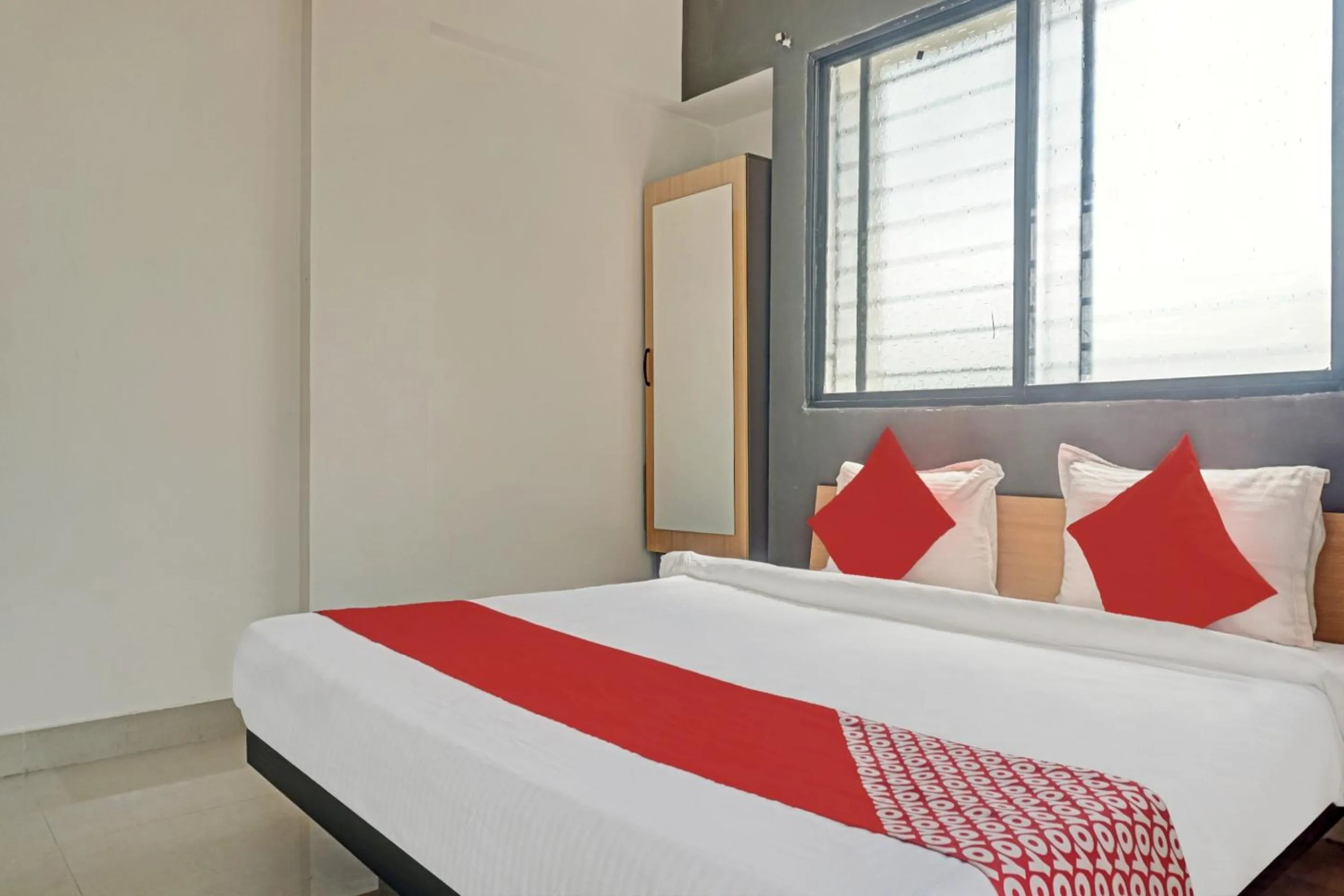 Bedroom in Hotel O Green Leaves