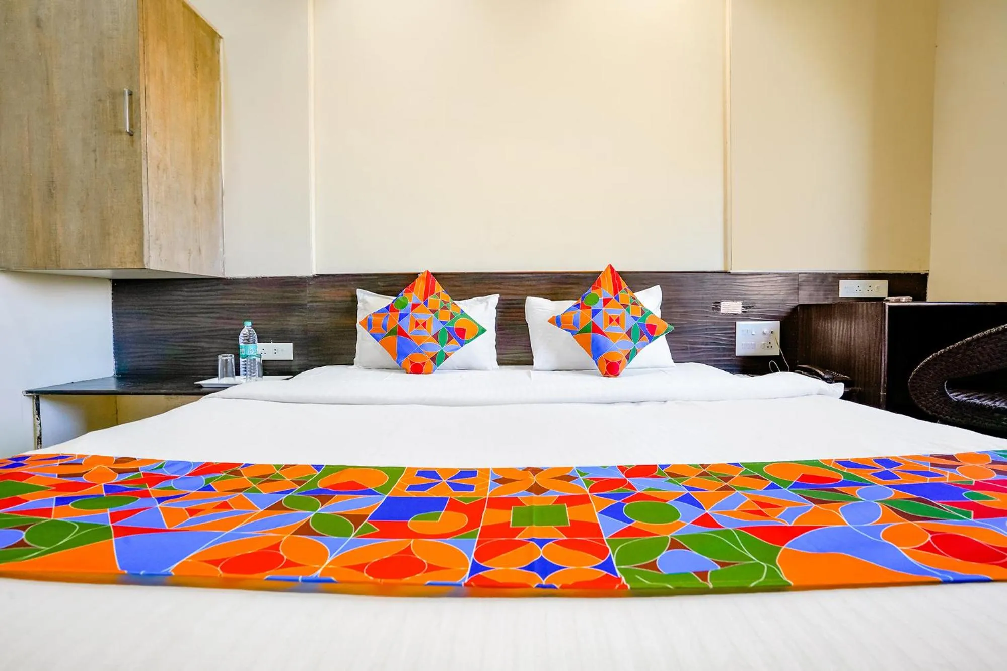 Bed in FabHotel Regent Inn - Nr SkyWalk Bridge