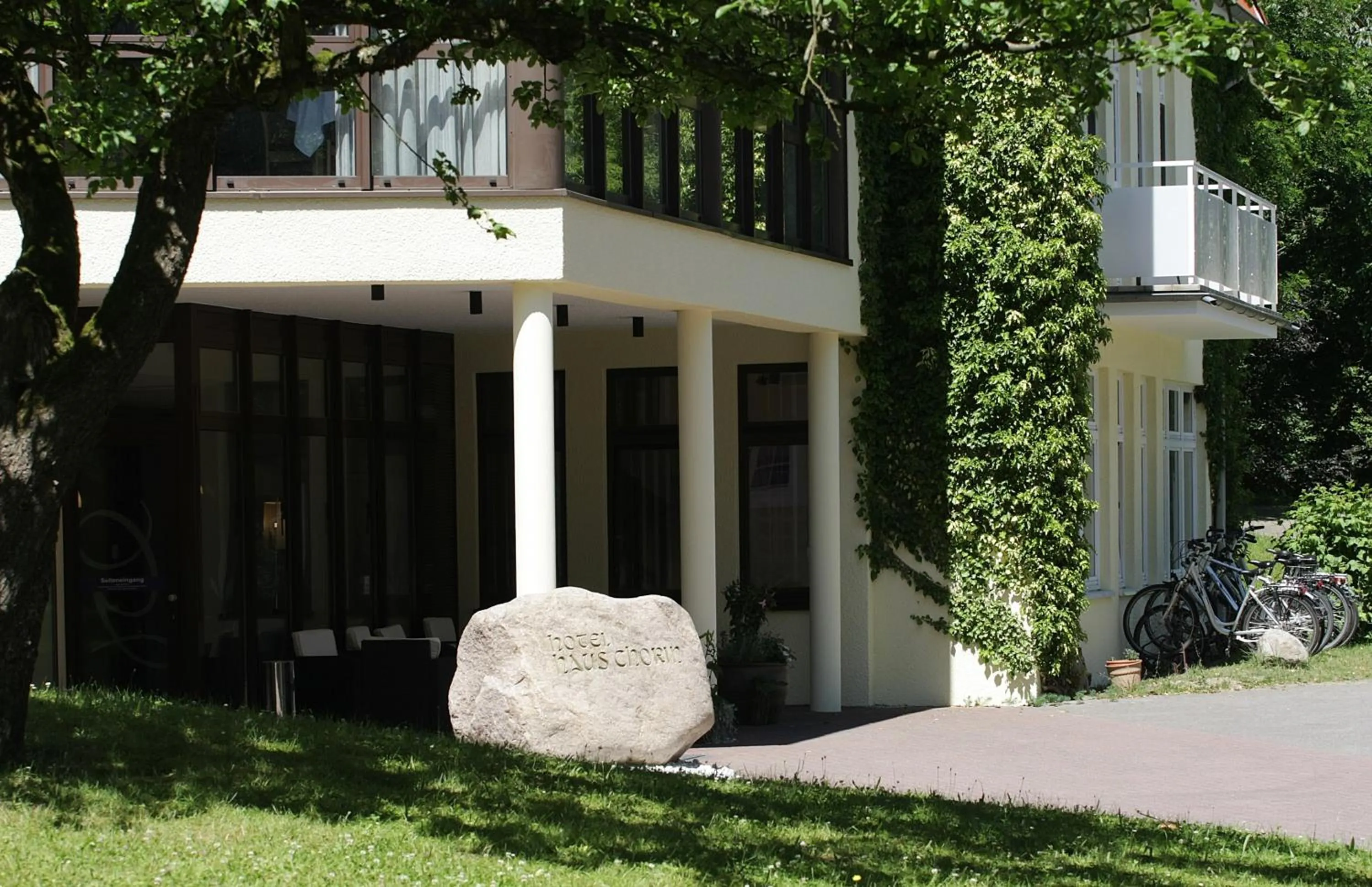 Facade/entrance in Hotel Haus Chorin