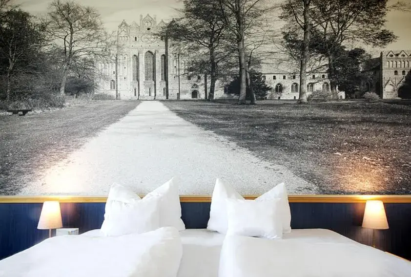 Deluxe Double Room with Extra Bed in Hotel Haus Chorin Deluxe Double Room with Extra Bed in Hotel Haus Chorin