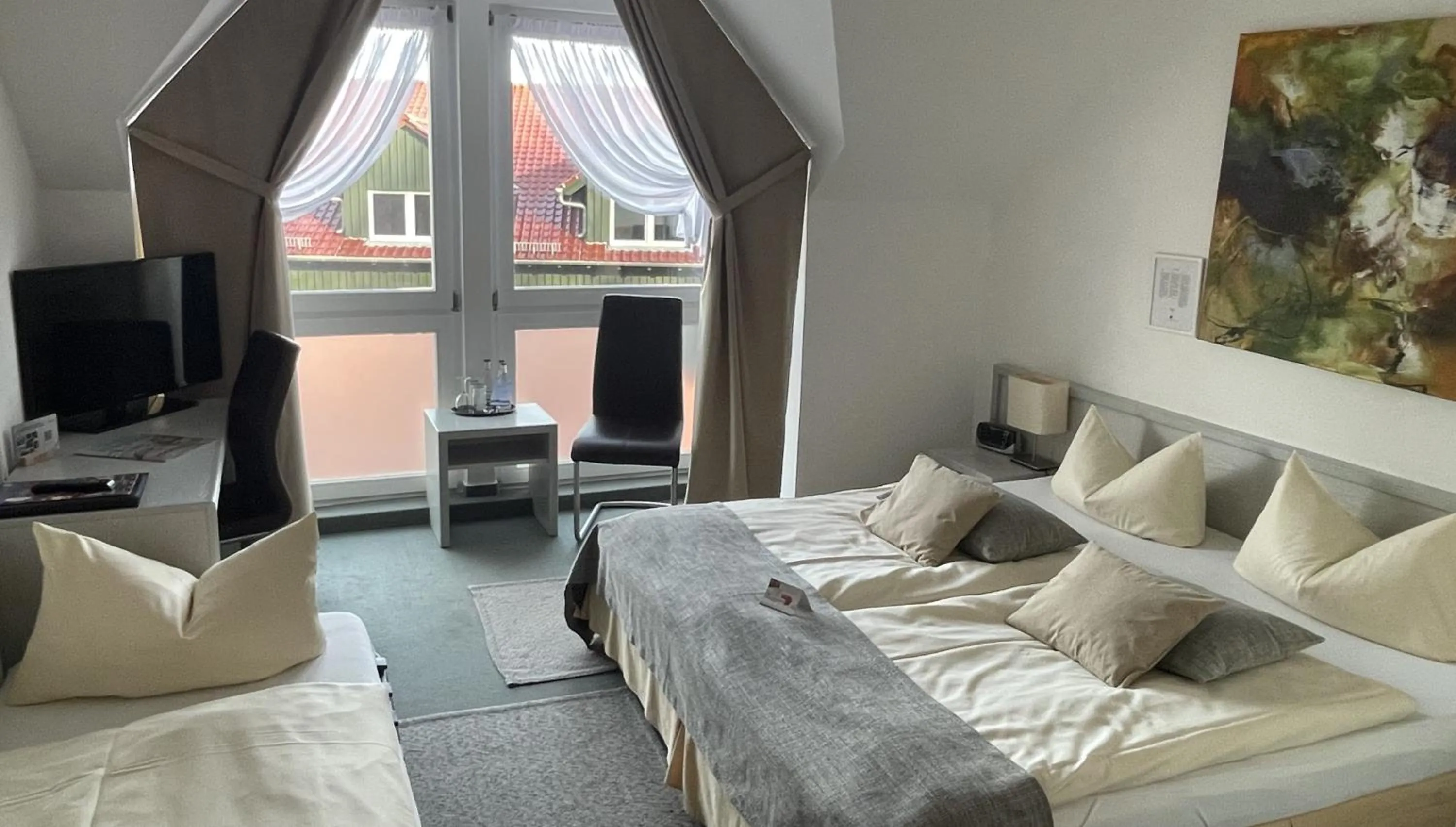 Photo of the whole room, Bed in Akzent Berghotel Rosstrappe