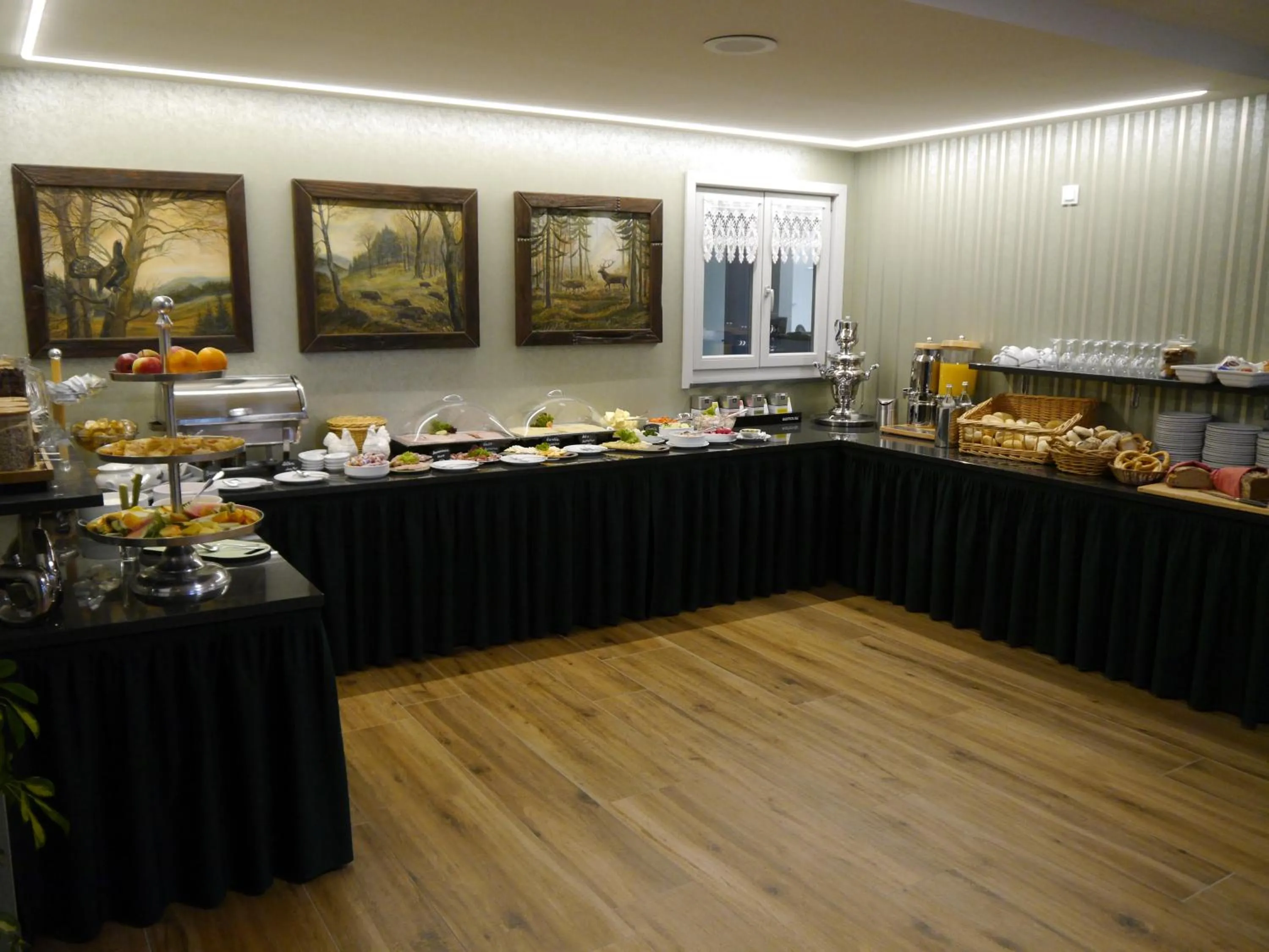 Buffet breakfast in Akzent Berghotel Rosstrappe