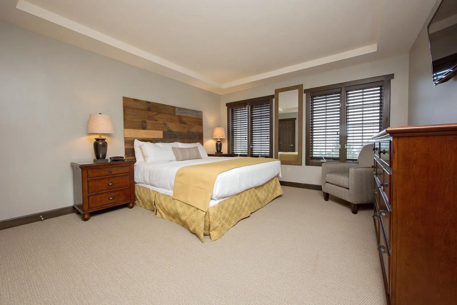 Bedroom, Bed in Corduroy Inn and Lodge, Trademark Collection by Wyndham