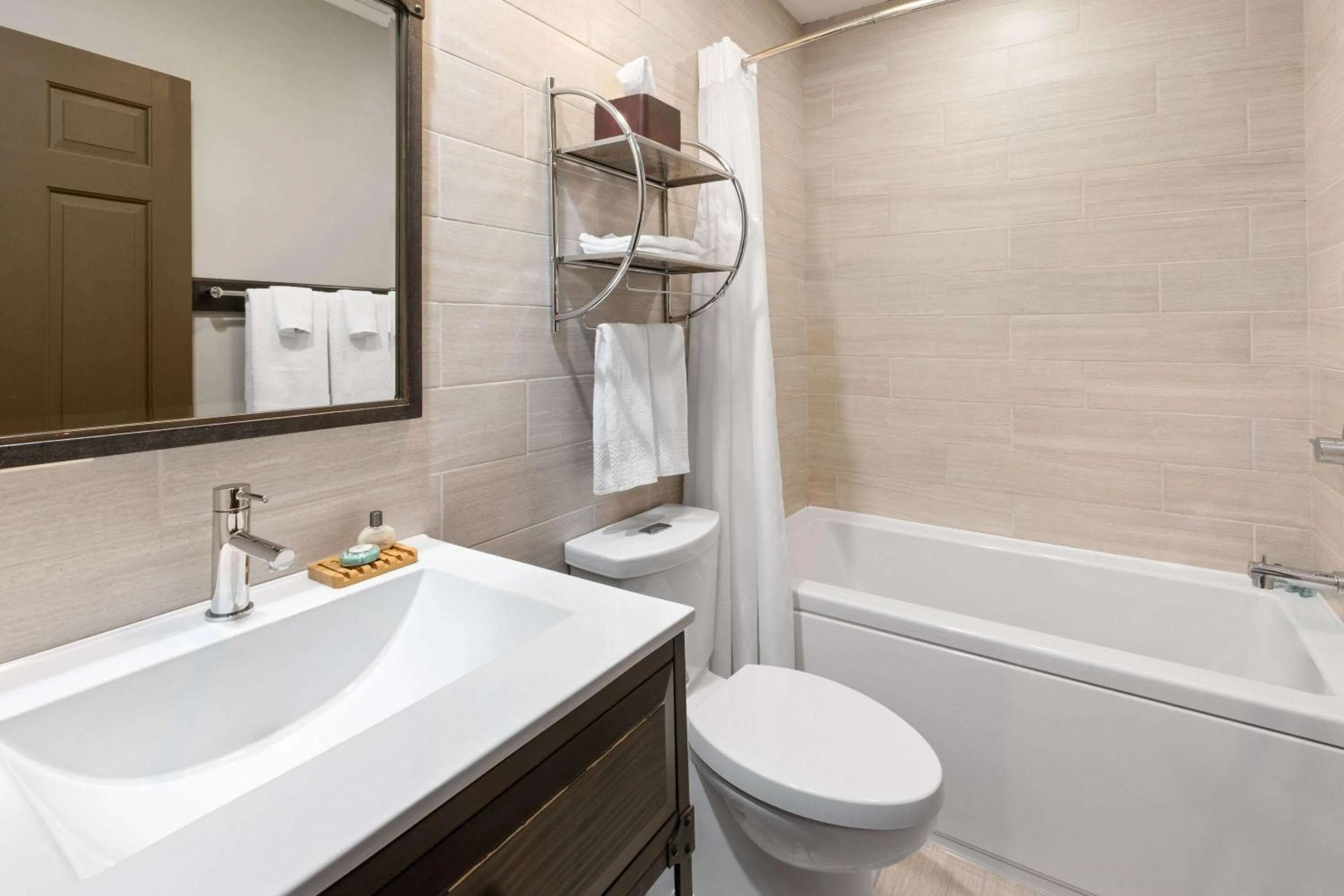 Bathroom in Corduroy Inn and Lodge, Trademark Collection by Wyndham