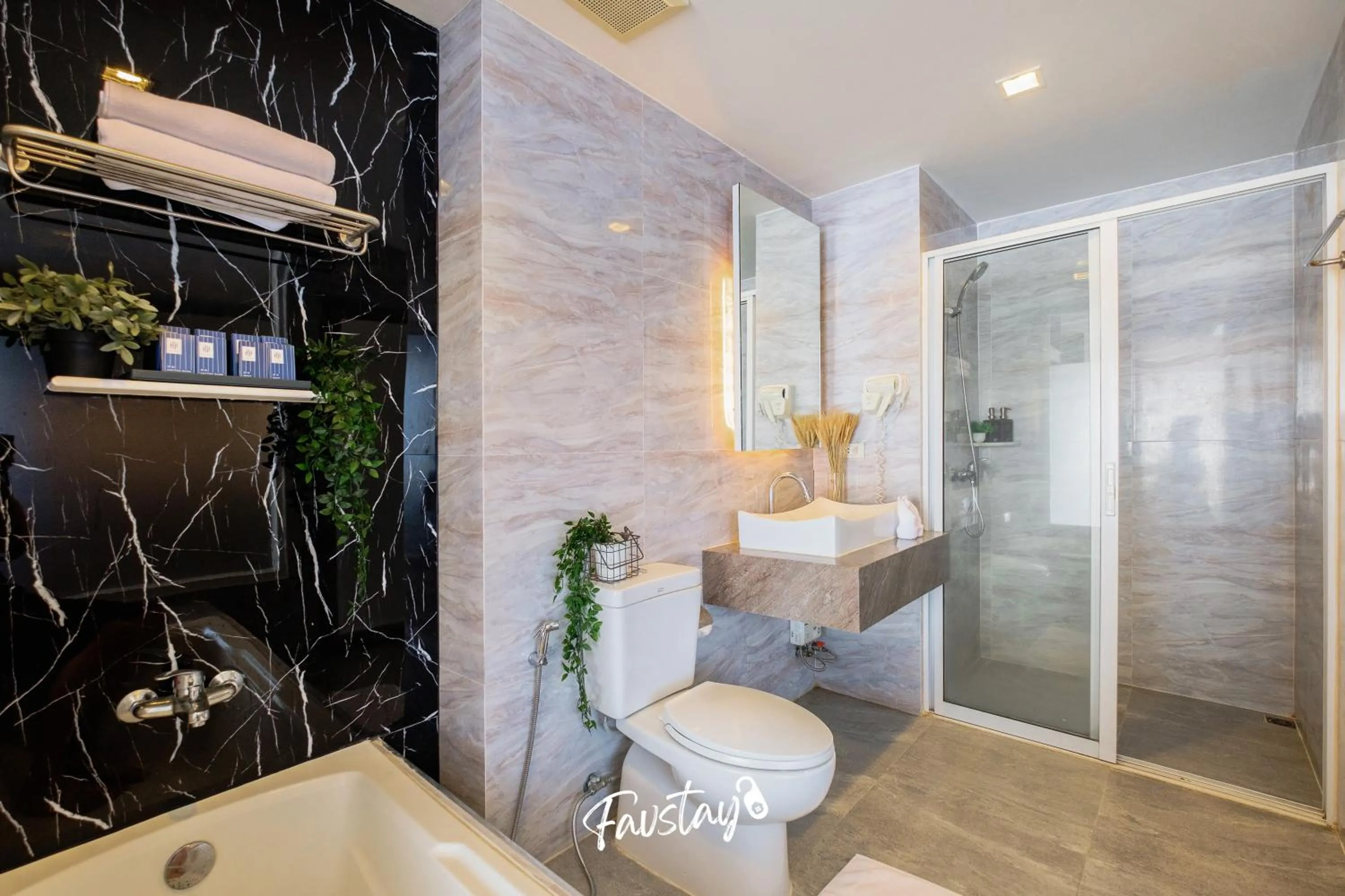 Shower in So Boutique Jomtien Beach Pattaya