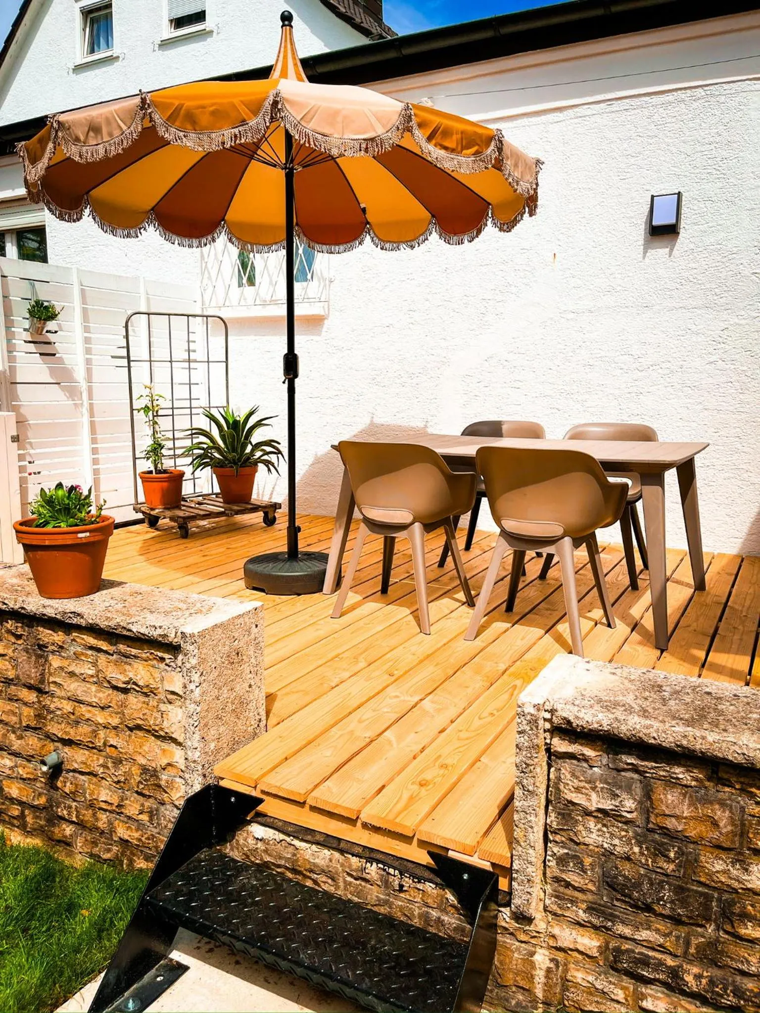 Dining area in Hacienda Rooms
