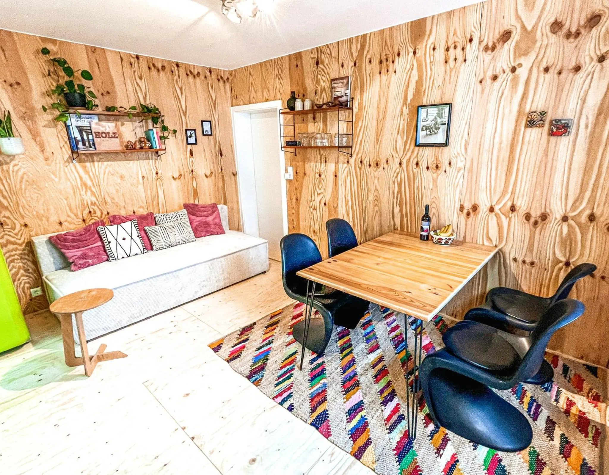 Dining area in Hacienda Rooms