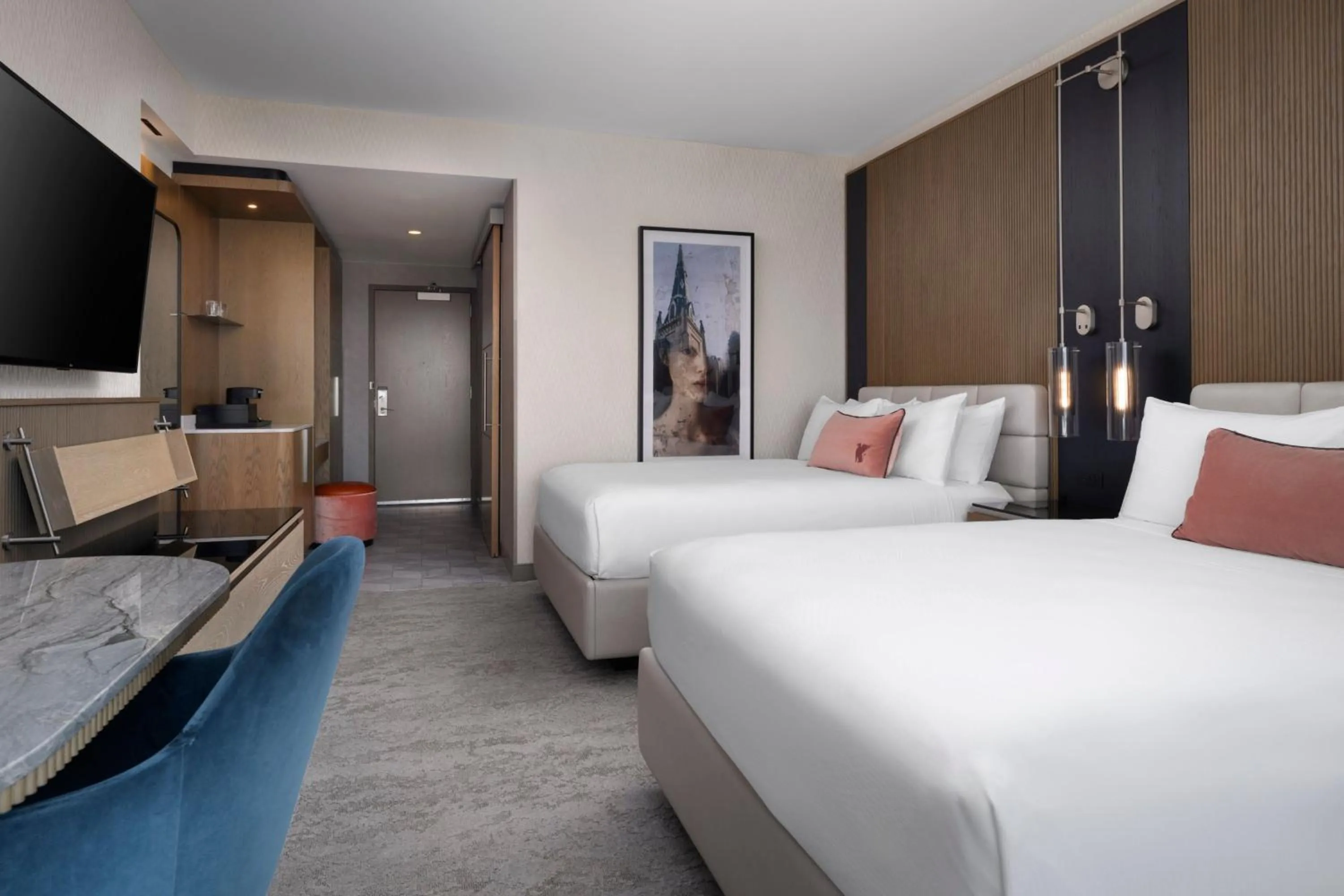 Photo of the whole room, Bed in JW Marriott Charlotte