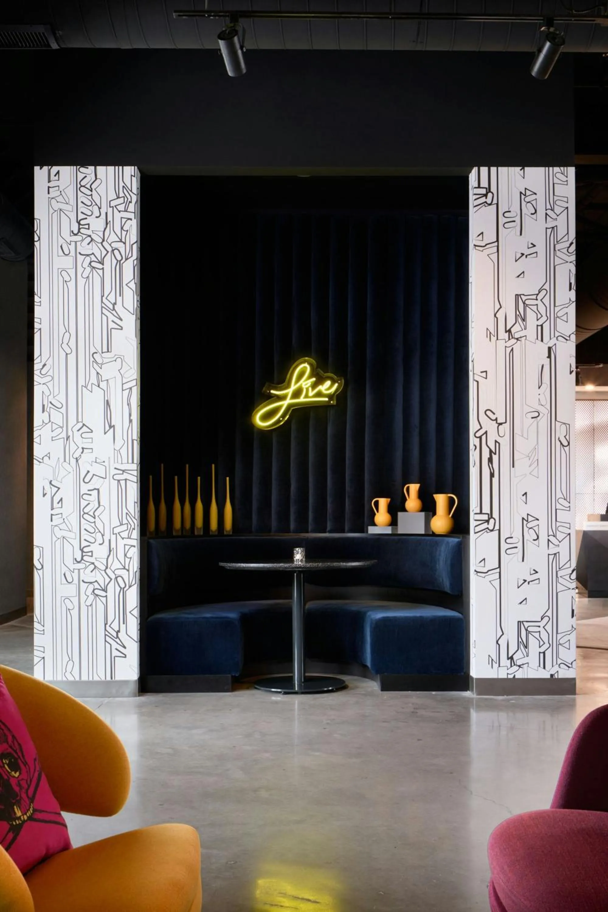 Lounge or bar in Aloft Orlando International Drive by Marriott