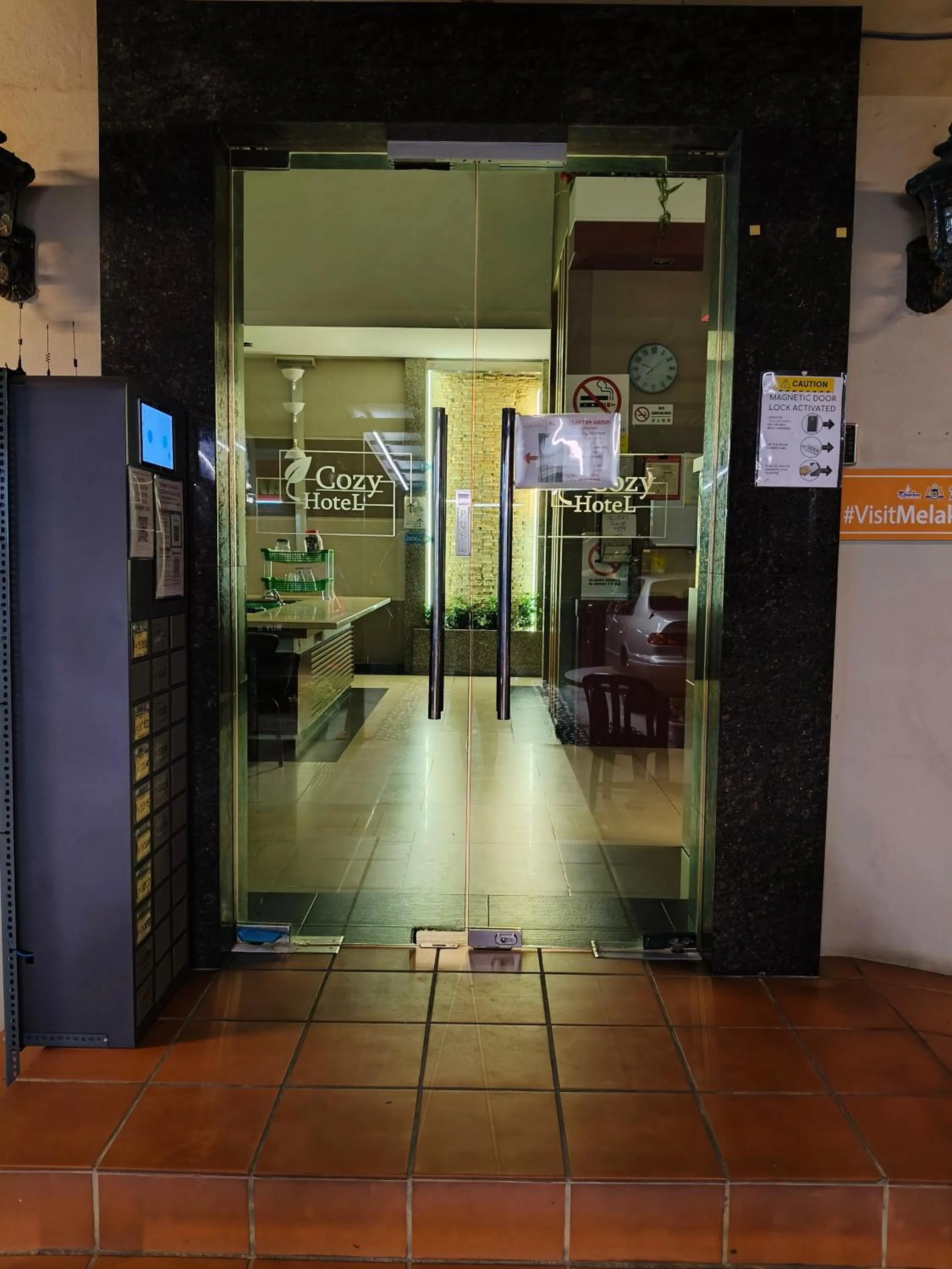 Facade/entrance in Cozzy Motel Malacca