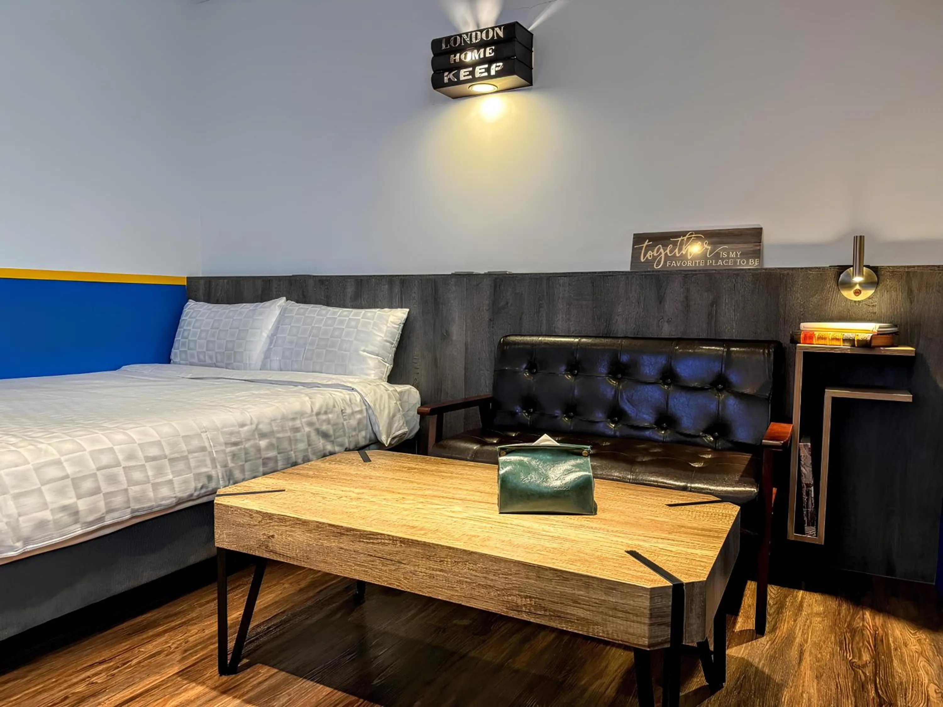 Bed in Journey Town Inn