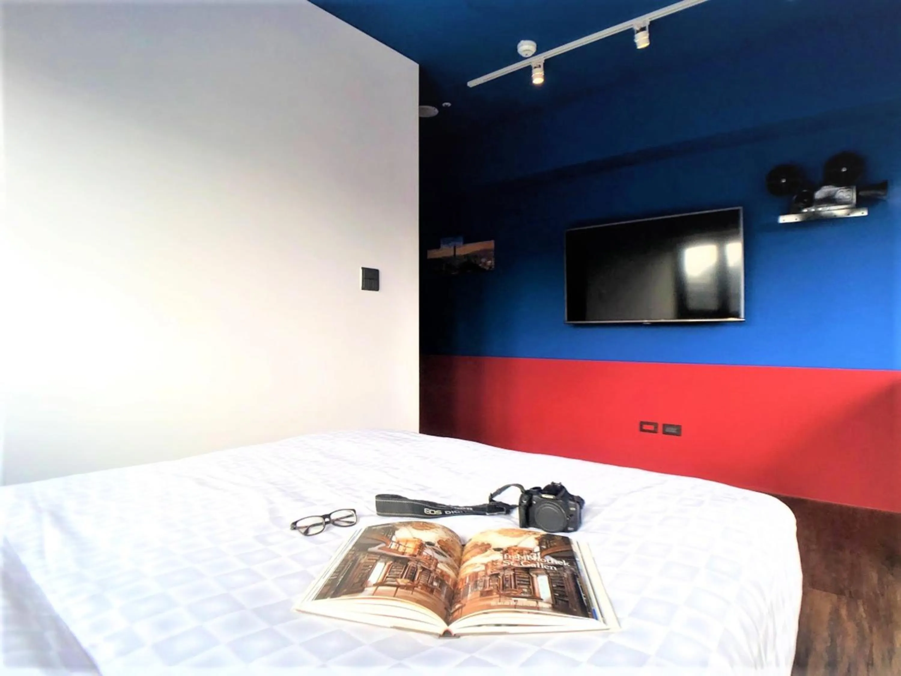 Bed in Journey Town Inn