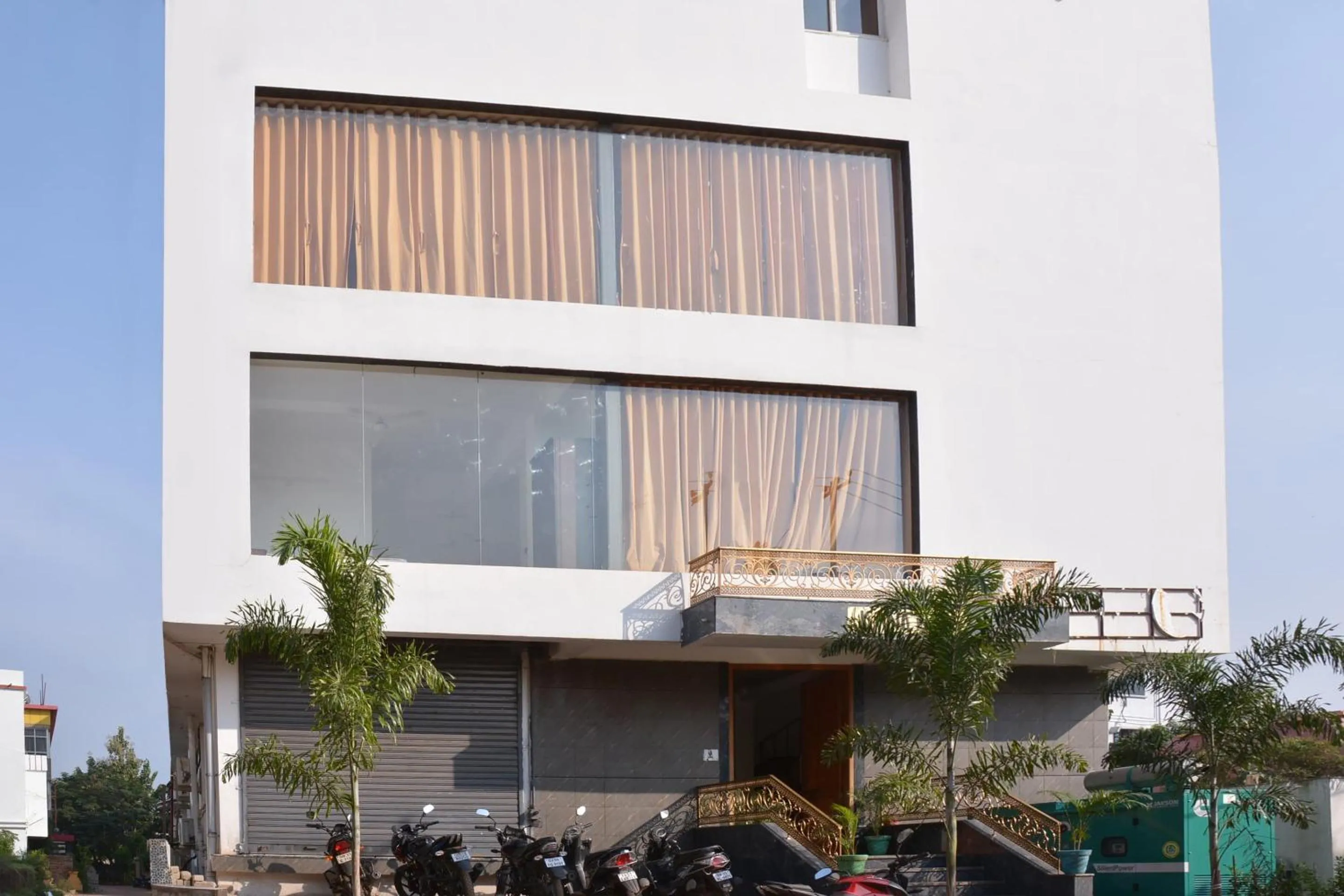 Facade/entrance in Super Collection O Sayhallo Kanchan