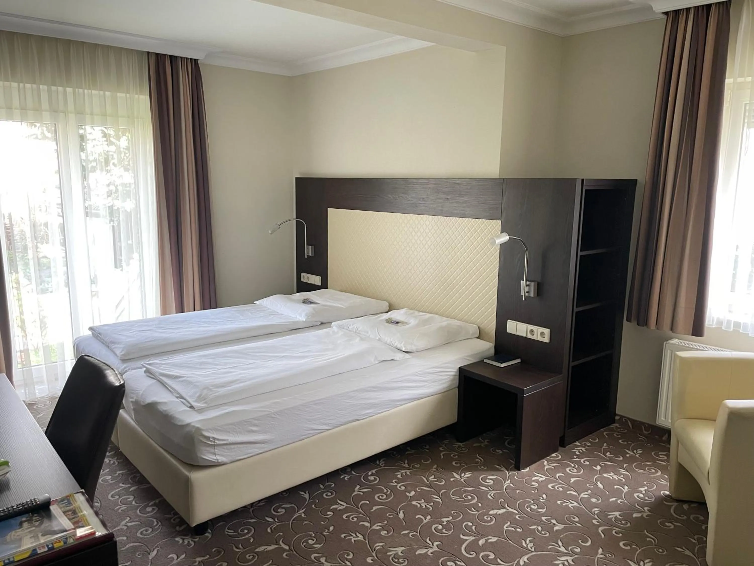 Photo of the whole room, Bed in Hotel Ochsen Stuttgart