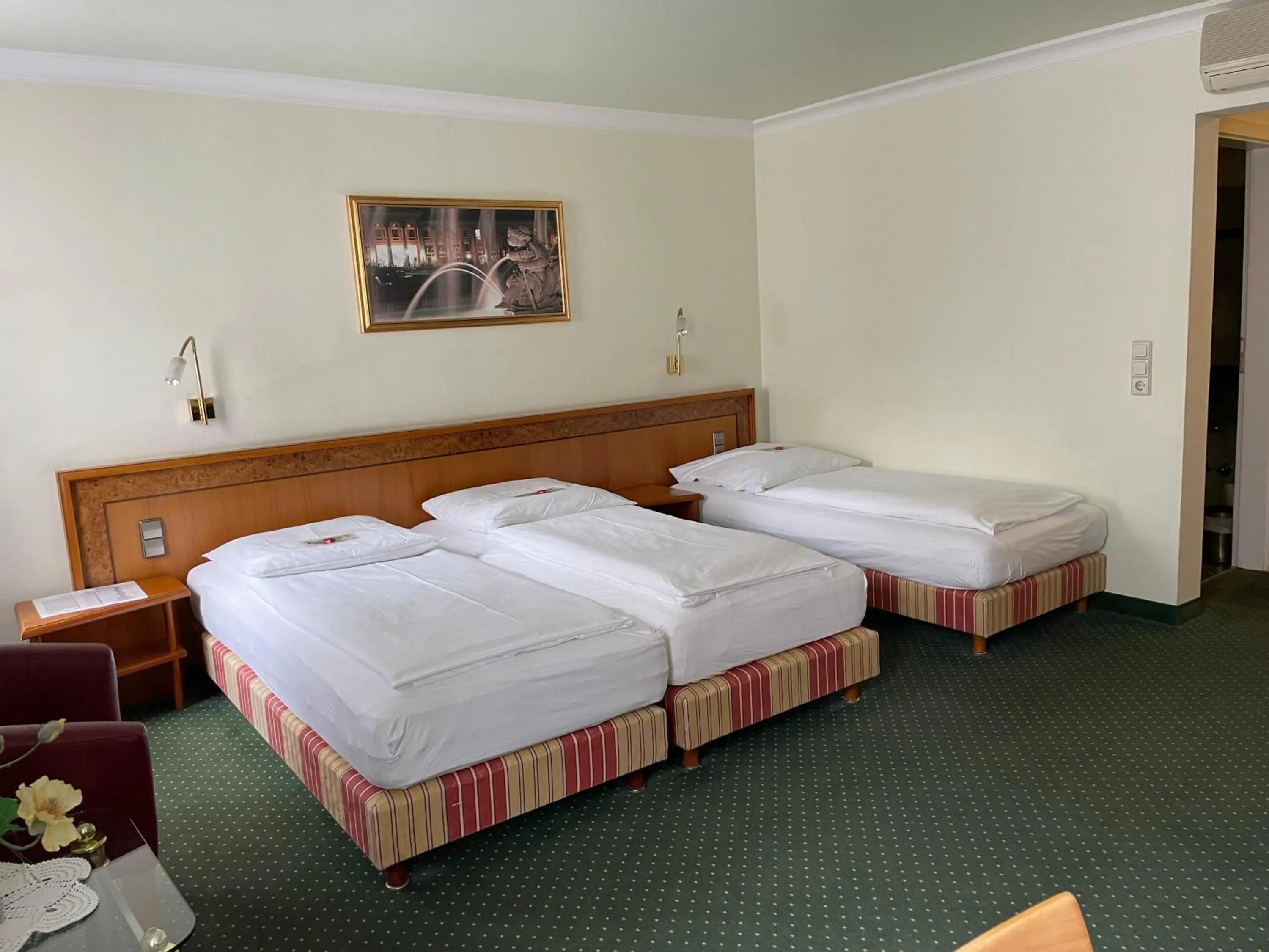 Bed in Hotel Ochsen Stuttgart